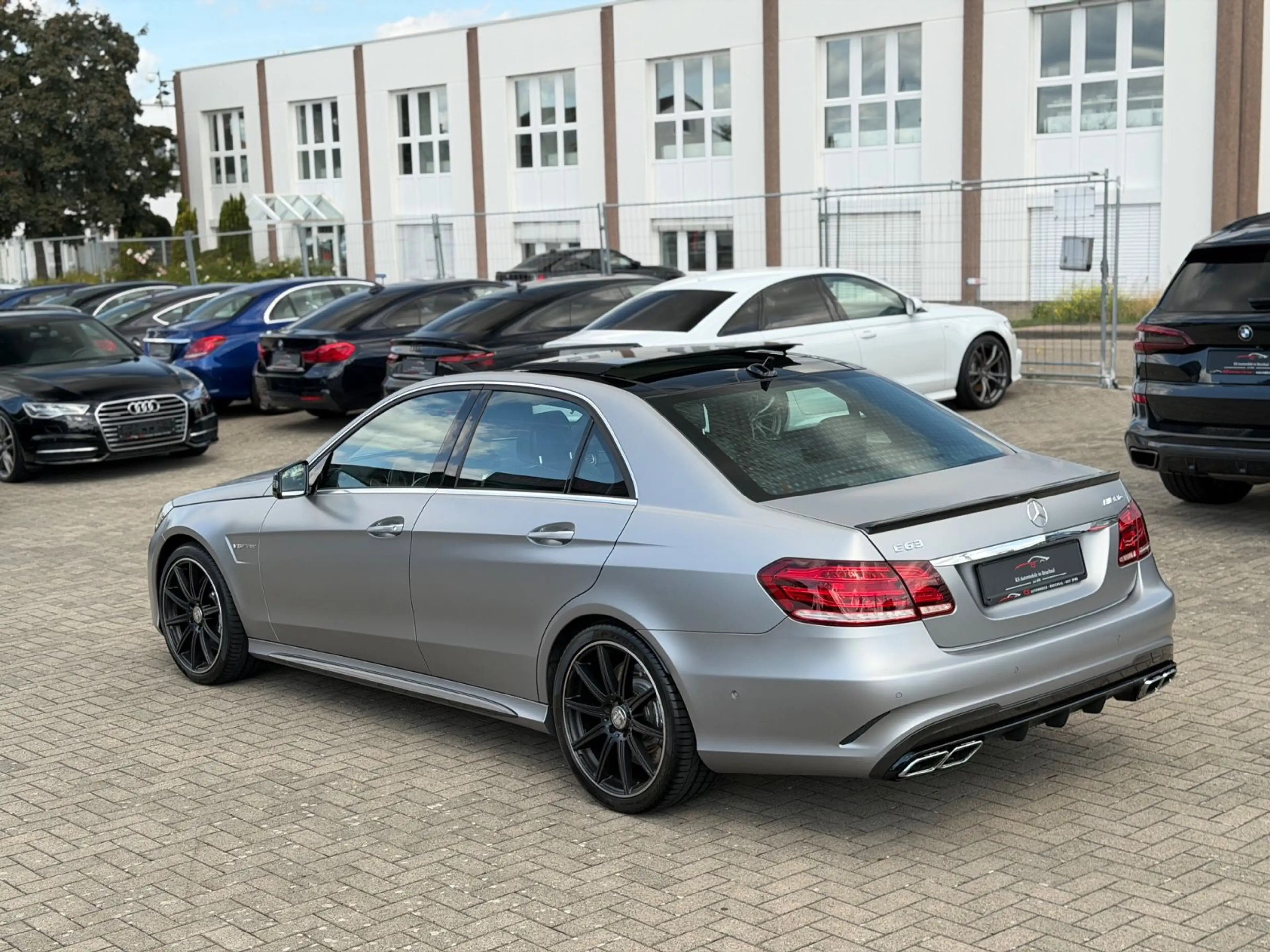 Mercedes-Benz E 63 AMG 4Matic *Designo Magno*Pano*HK*Original* — photo 45