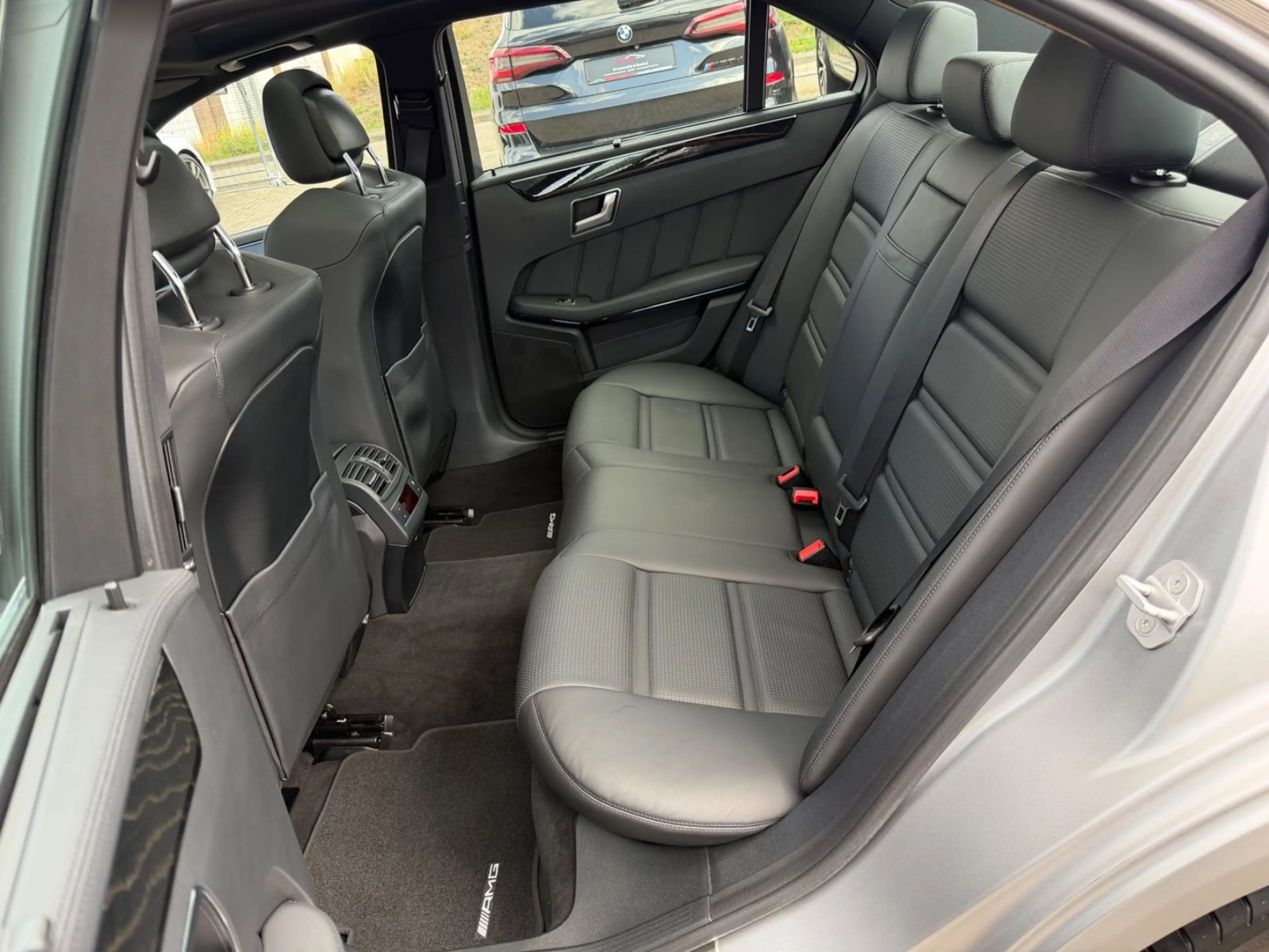 Mercedes-Benz E 63 AMG 4Matic *Designo Magno*Pano*HK*Original* — photo 17