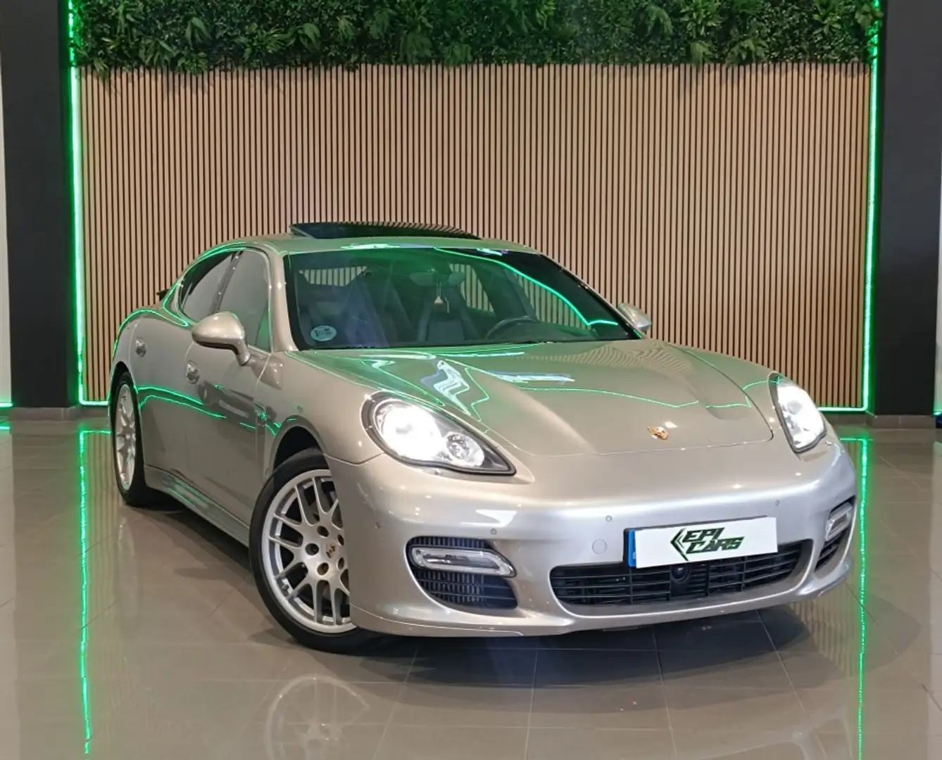 Porsche Panamera Turbo Aut. Silber - 1