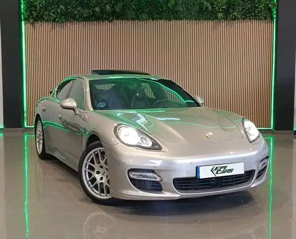 Porsche Panamera Turbo Aut.