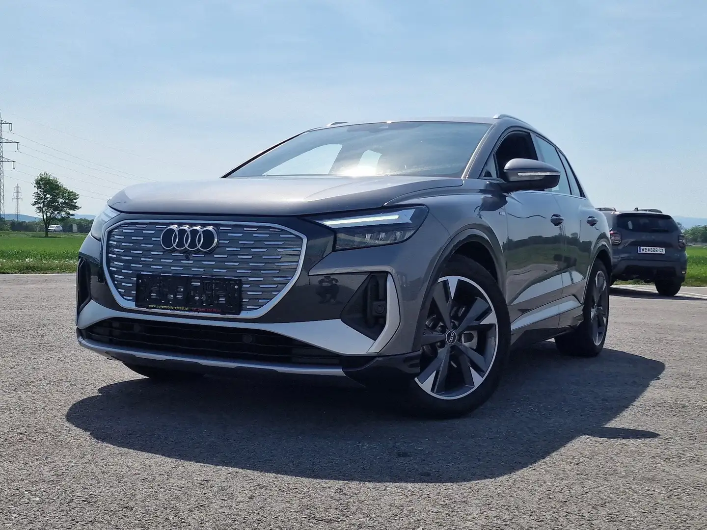 Audi Q4 e-tron Q4 40 e-tron 150kW 82kWh Grau - 1