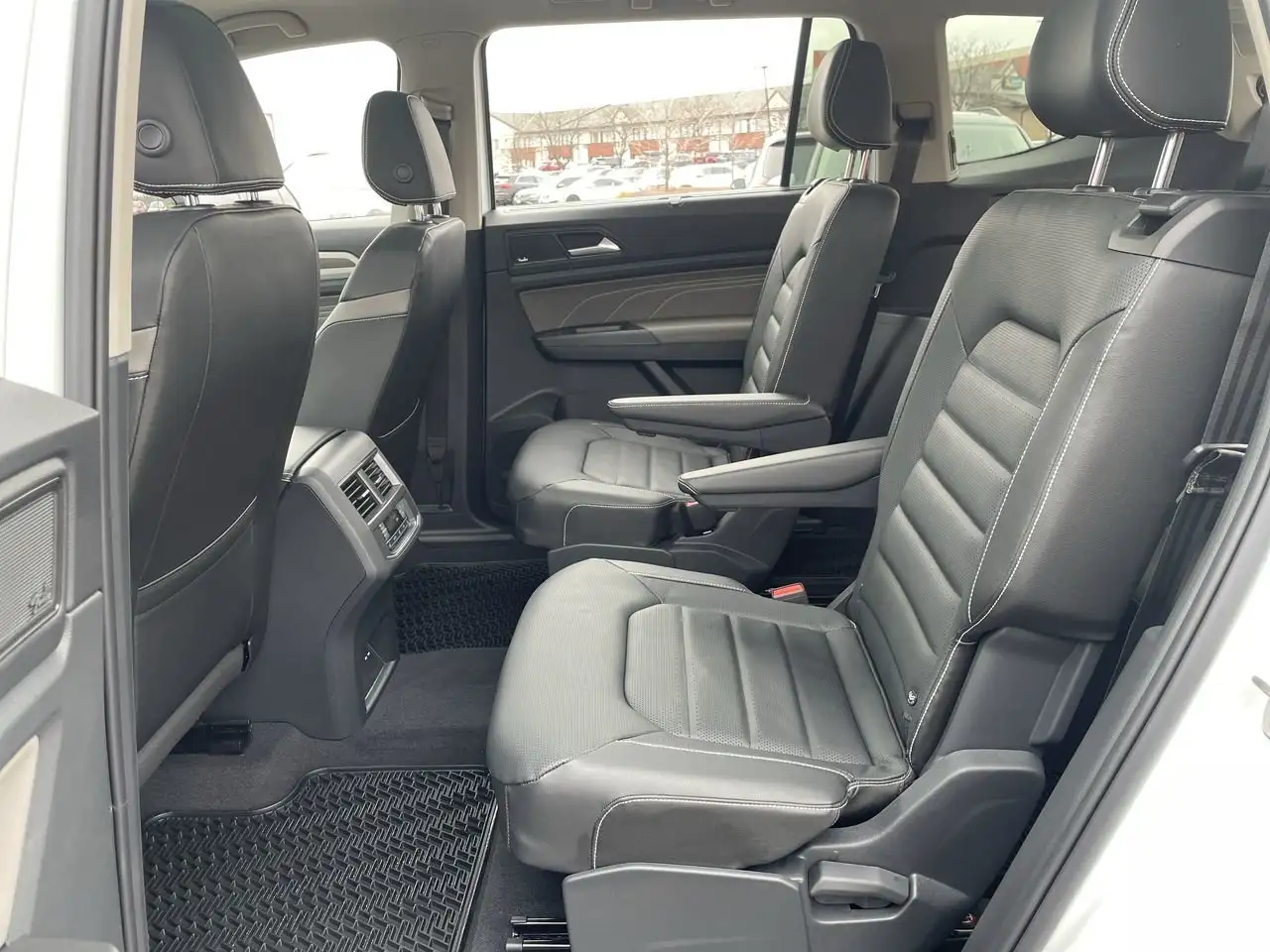Volkswagen Atlas снимка Volkswagen Atlas