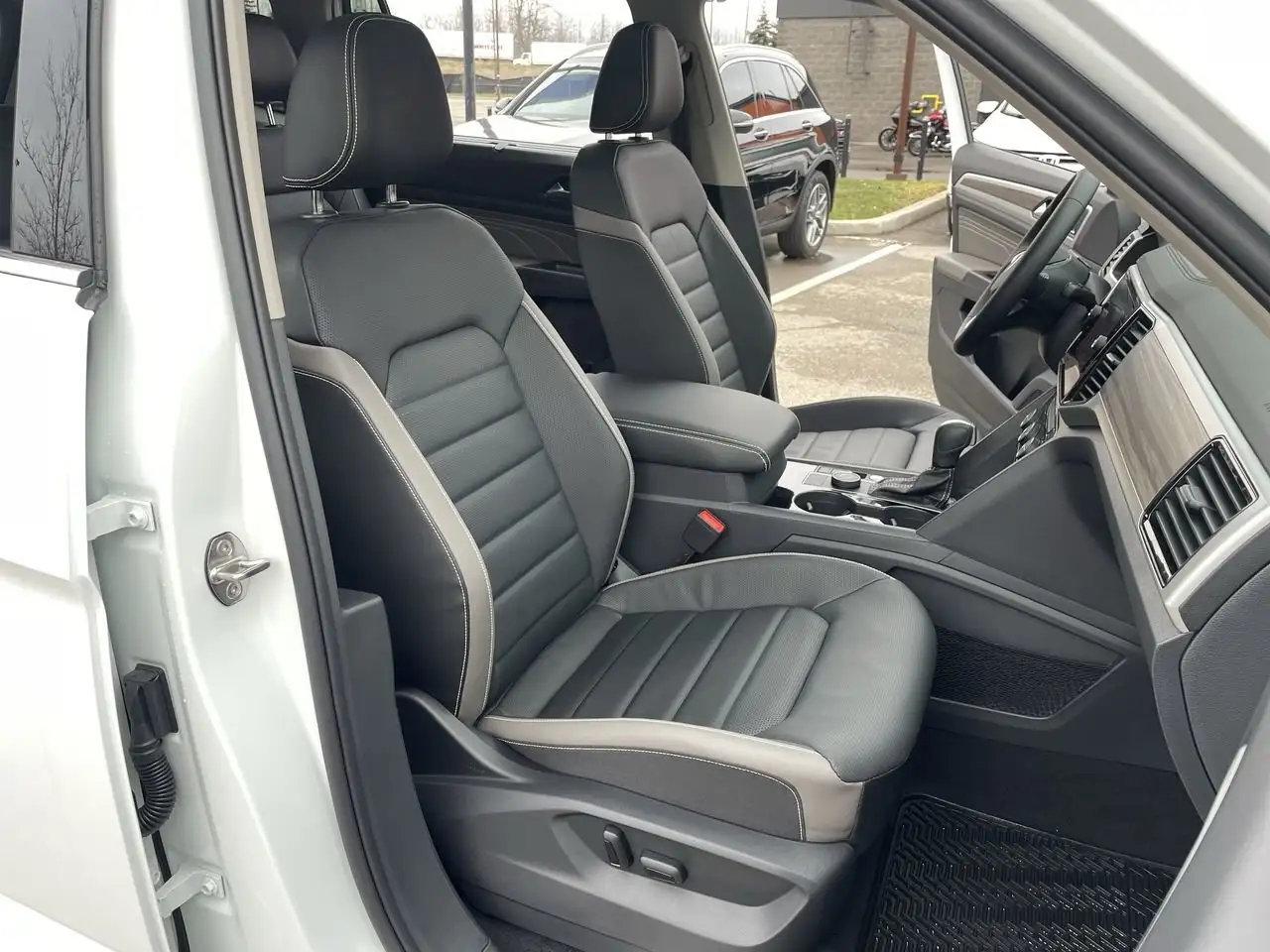 Volkswagen Atlas снимка Volkswagen Atlas