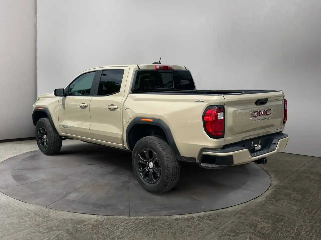 GMC Canyon снимка GMC Canyon