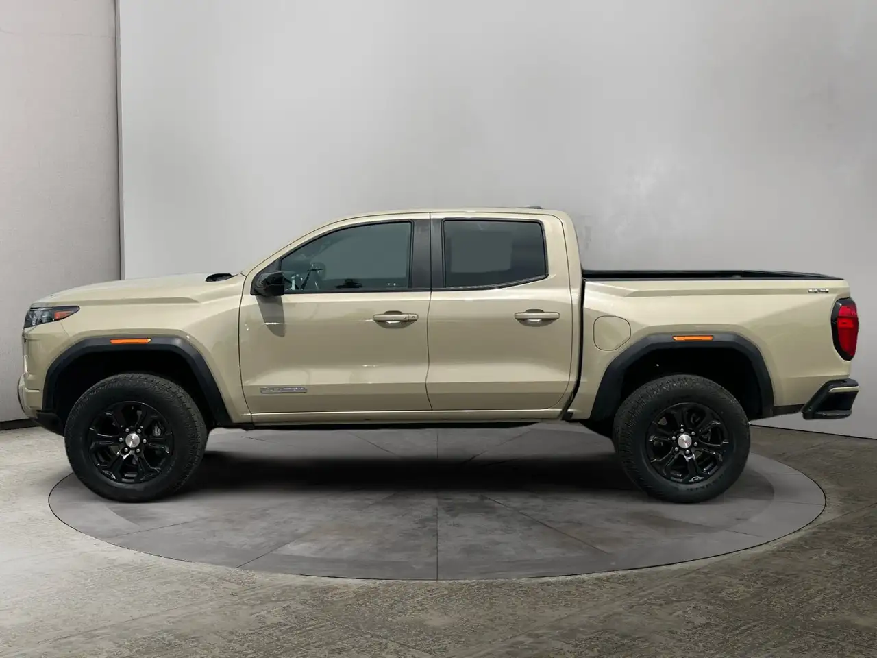 GMC Canyon снимка GMC Canyon