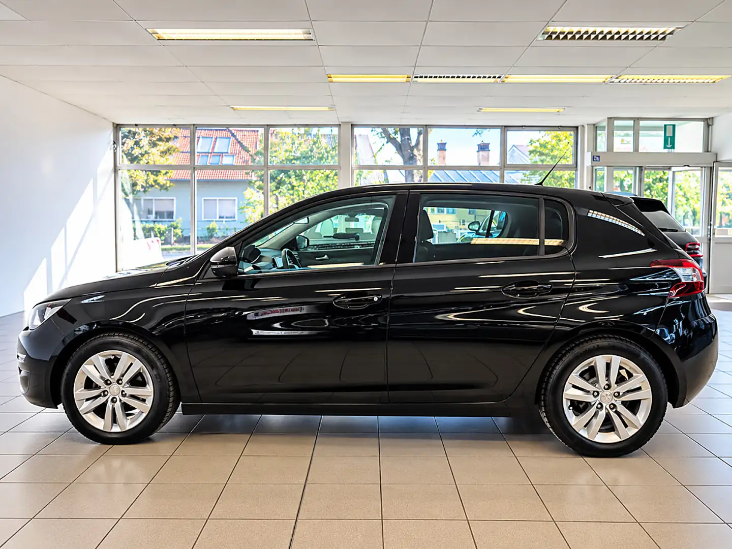 Peugeot 308 1.6 BlueHDi Active| NAVI | KLIMA | TEMPOMAT | P... Schwarz - 2