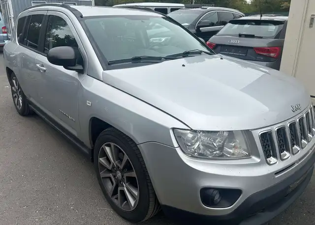 Jeep Compass Limited 4x2 KLIMA LEDER NAVI 18 ZOLL ALU PDC