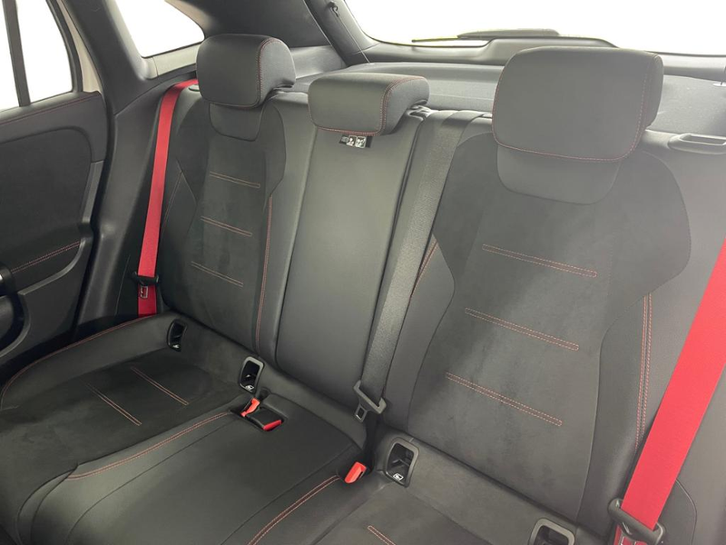 Mercedes-Benz GLA 35 AMG AMG GLA 35 4matic AMG+MBUX+MBeam+Night+Pano+SHD — photo 11