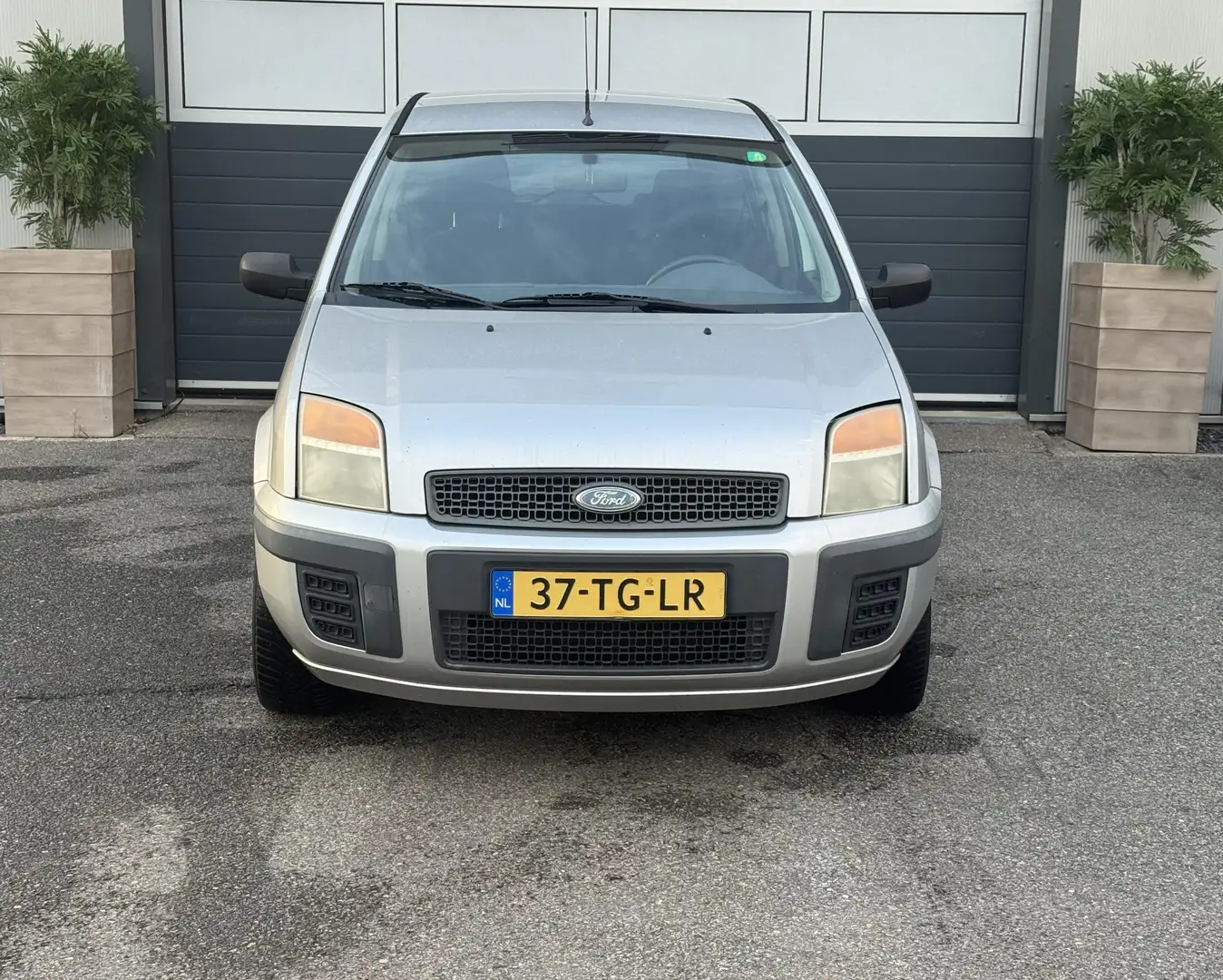 Ford Fusion 1.4-16V Champion / NAP / AIRCO / APK / Gris - 2