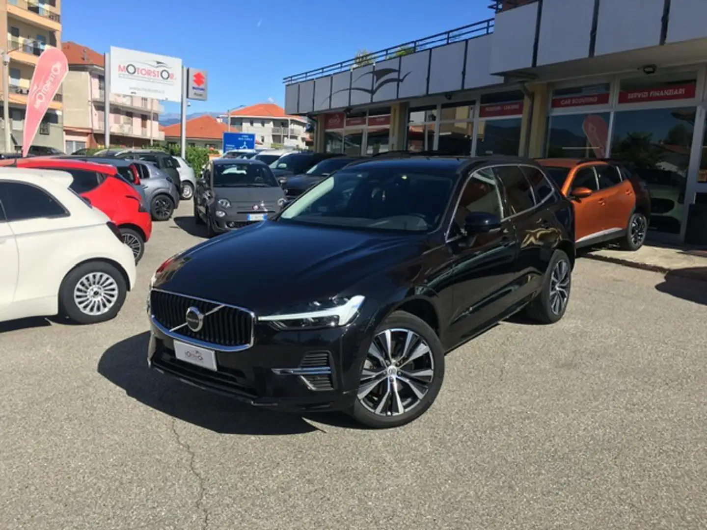 Volvo XC60 B4 (Diesel Hybrid) 197cv Momentum *IVA deducibile* Noir - 1