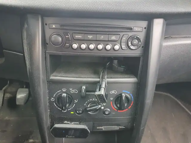 Peugeot 207 view 10