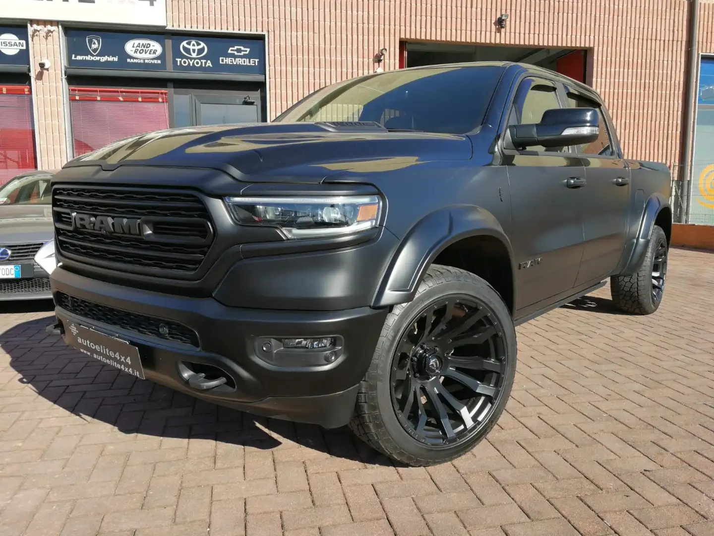 Dodge RAM Ram 5.7 V8 Crew Cab Limited Black. Zwart - 1