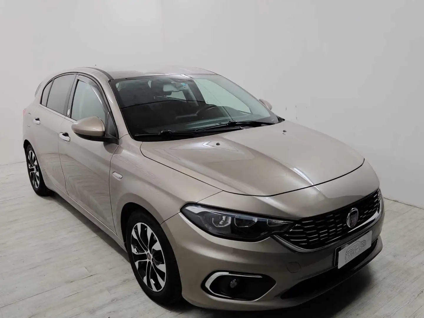 Fiat Tipo 1.4 4 porte Lounge Gris - 2