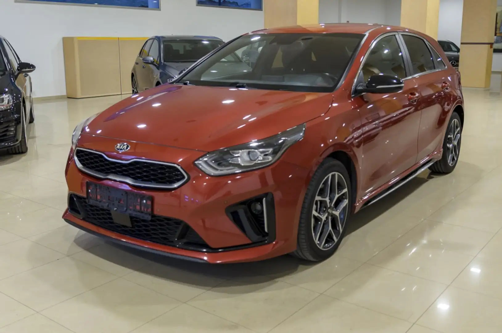 Kia Ceed / cee'd 1.6CRDI VGT GT Line P. Luxury DCT 136 Rojo - 1