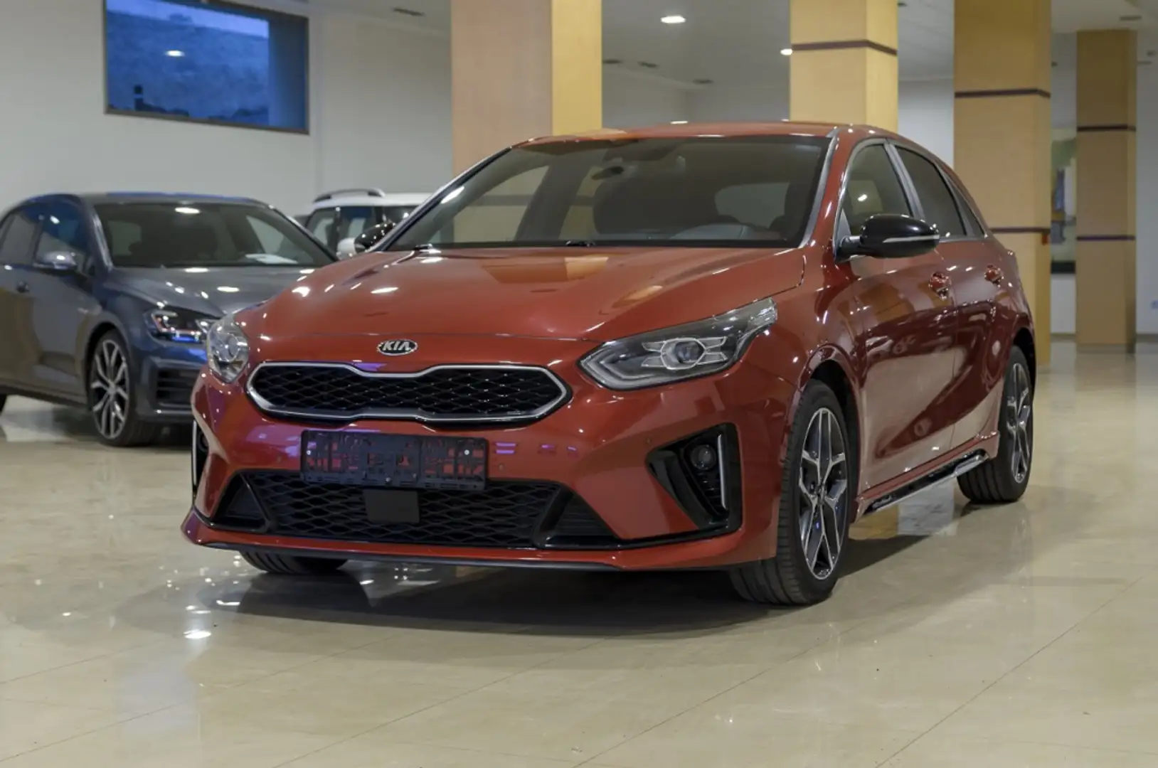 Kia Ceed / cee'd 1.6CRDI VGT GT Line P. Luxury DCT 136 Rojo - 2