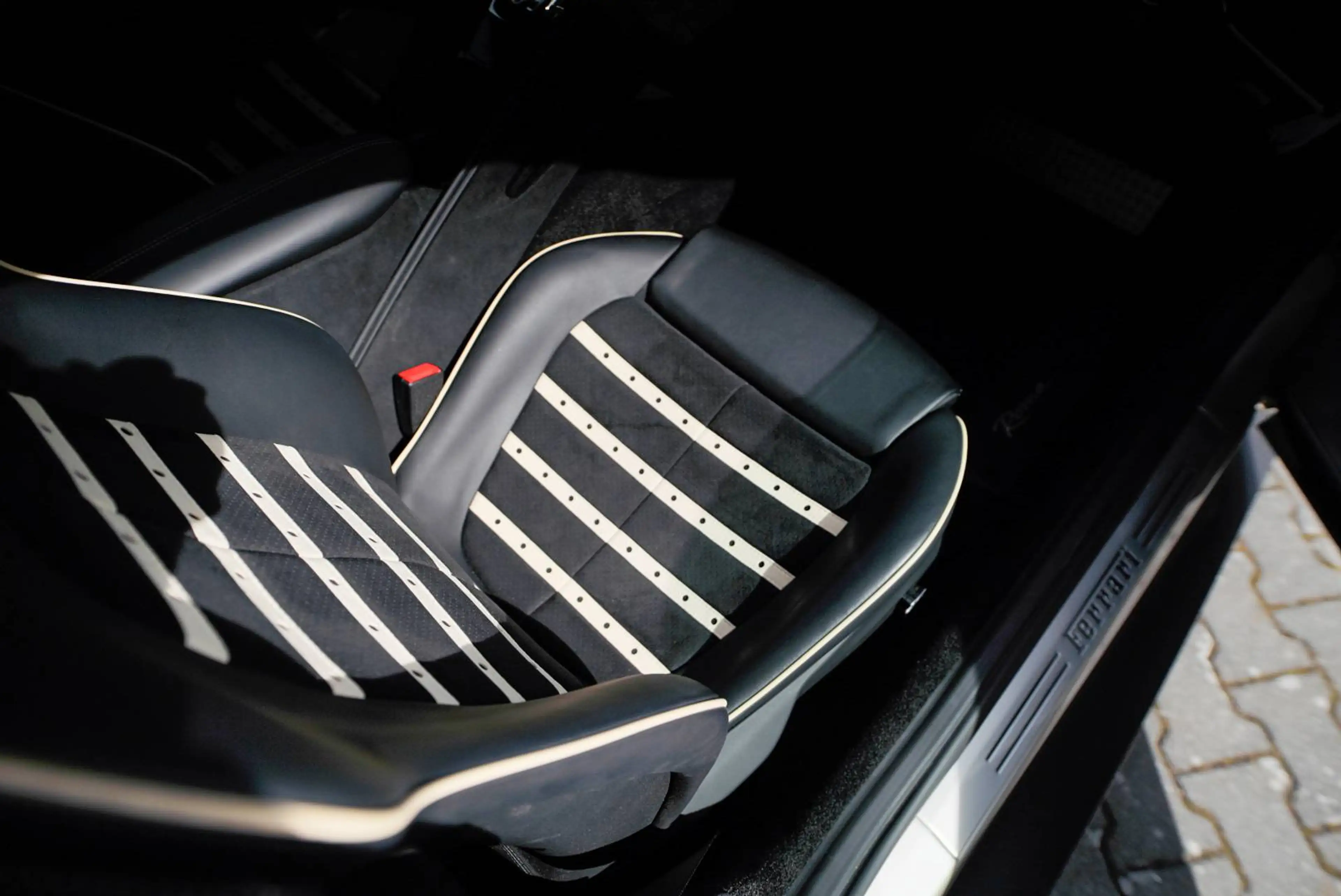 Ferrari Roma * MwSt * Sonderfarbe * Daytona * Sonderpolster * CARBON * 2. Display * — photo 9