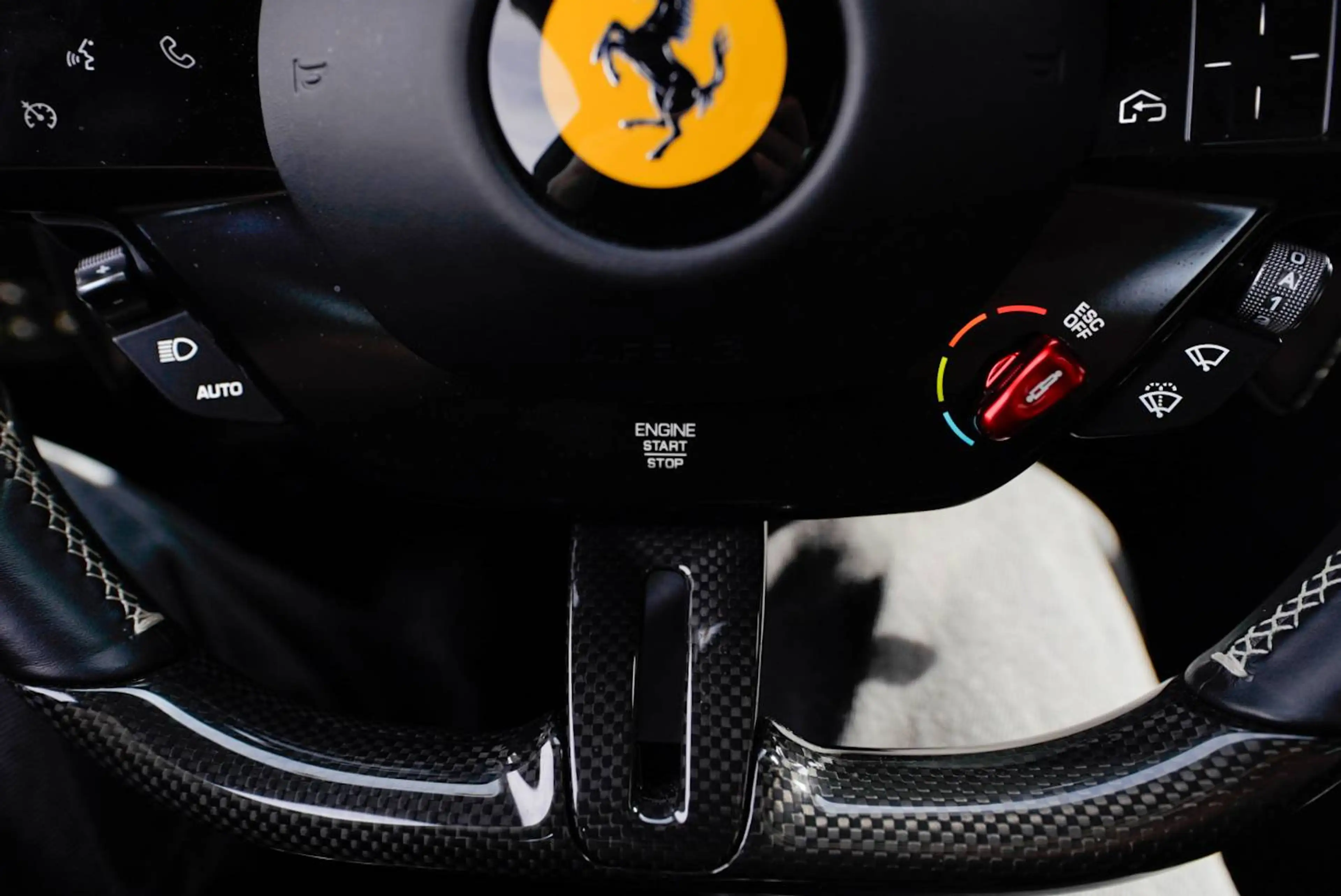 Ferrari Roma * MwSt * Sonderfarbe * Daytona * Sonderpolster * CARBON * 2. Display * — photo 5
