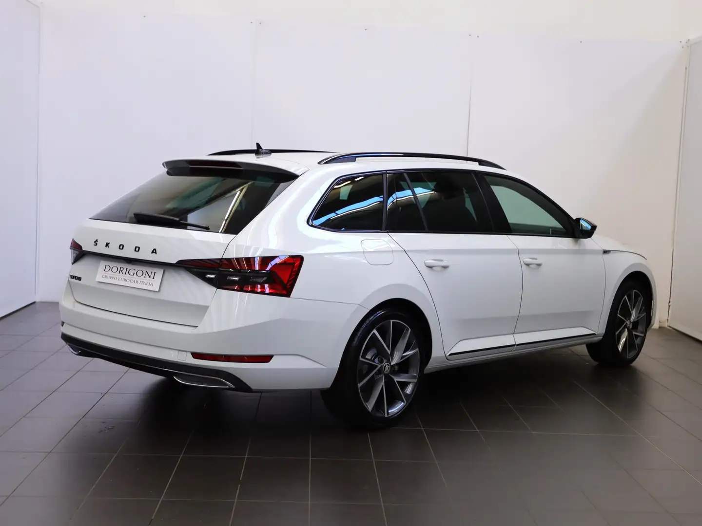 Skoda Superb wagon 2.0 tdi evo sportline 150cv dsg Bianco - 2