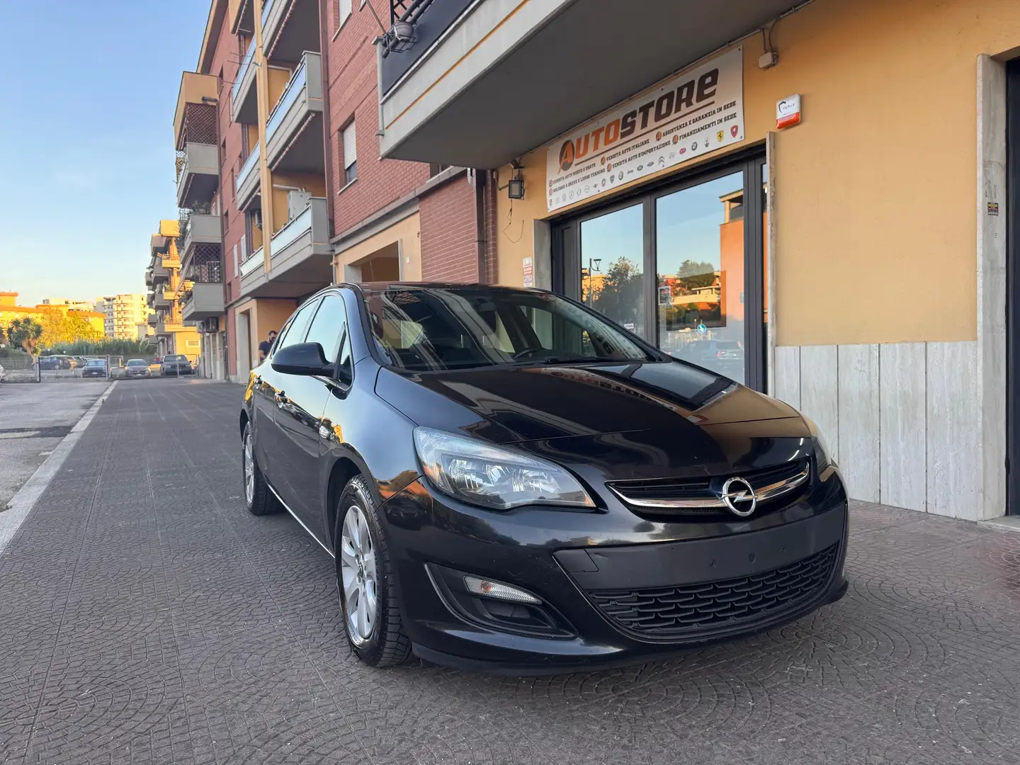 Opel Astra Astra 5p 1.3 cdti Cosmo 95cv UFFICIALE OPEL Negro - 1