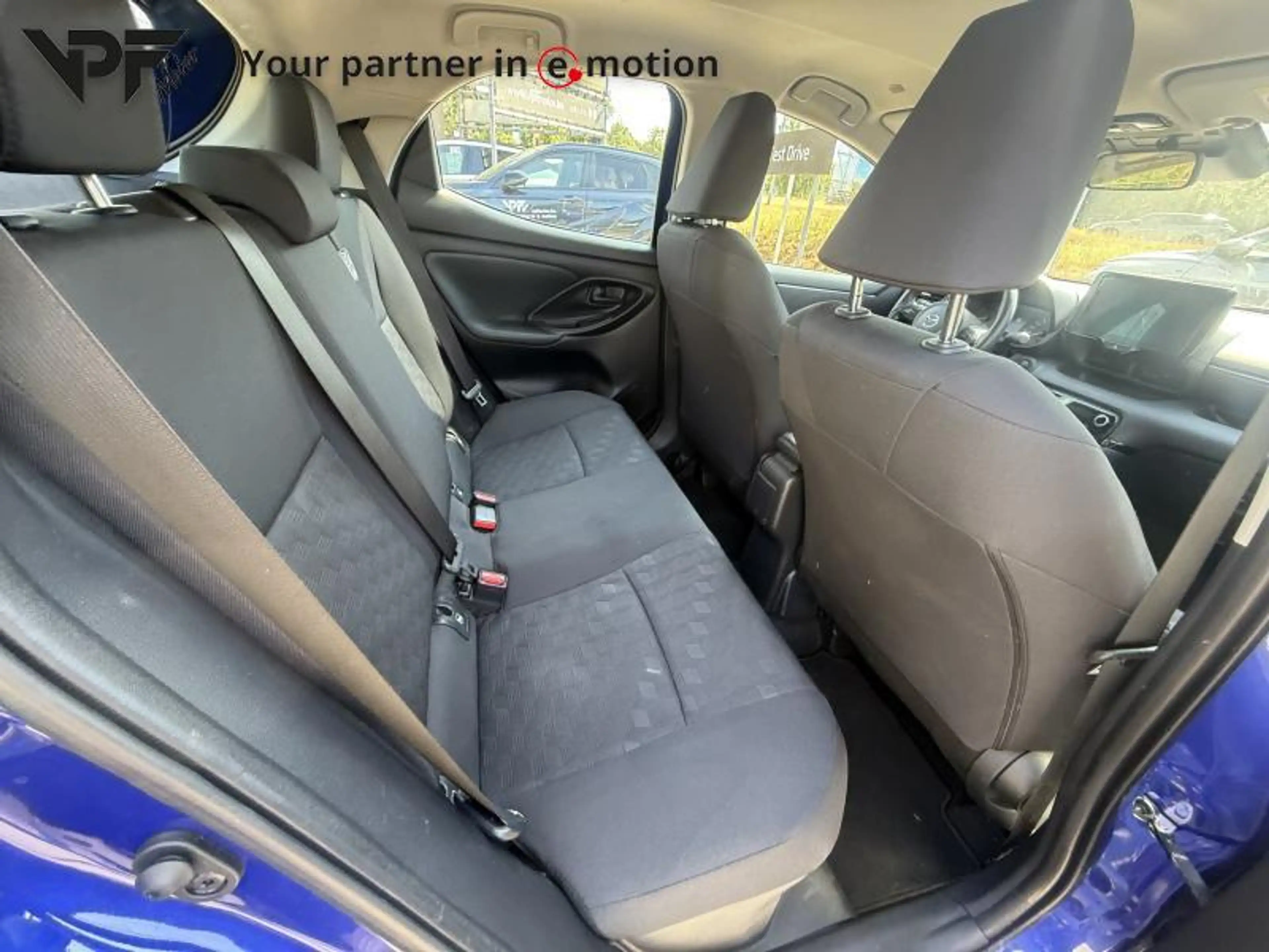 Mazda 2 Center-Line hybrid — photo 12