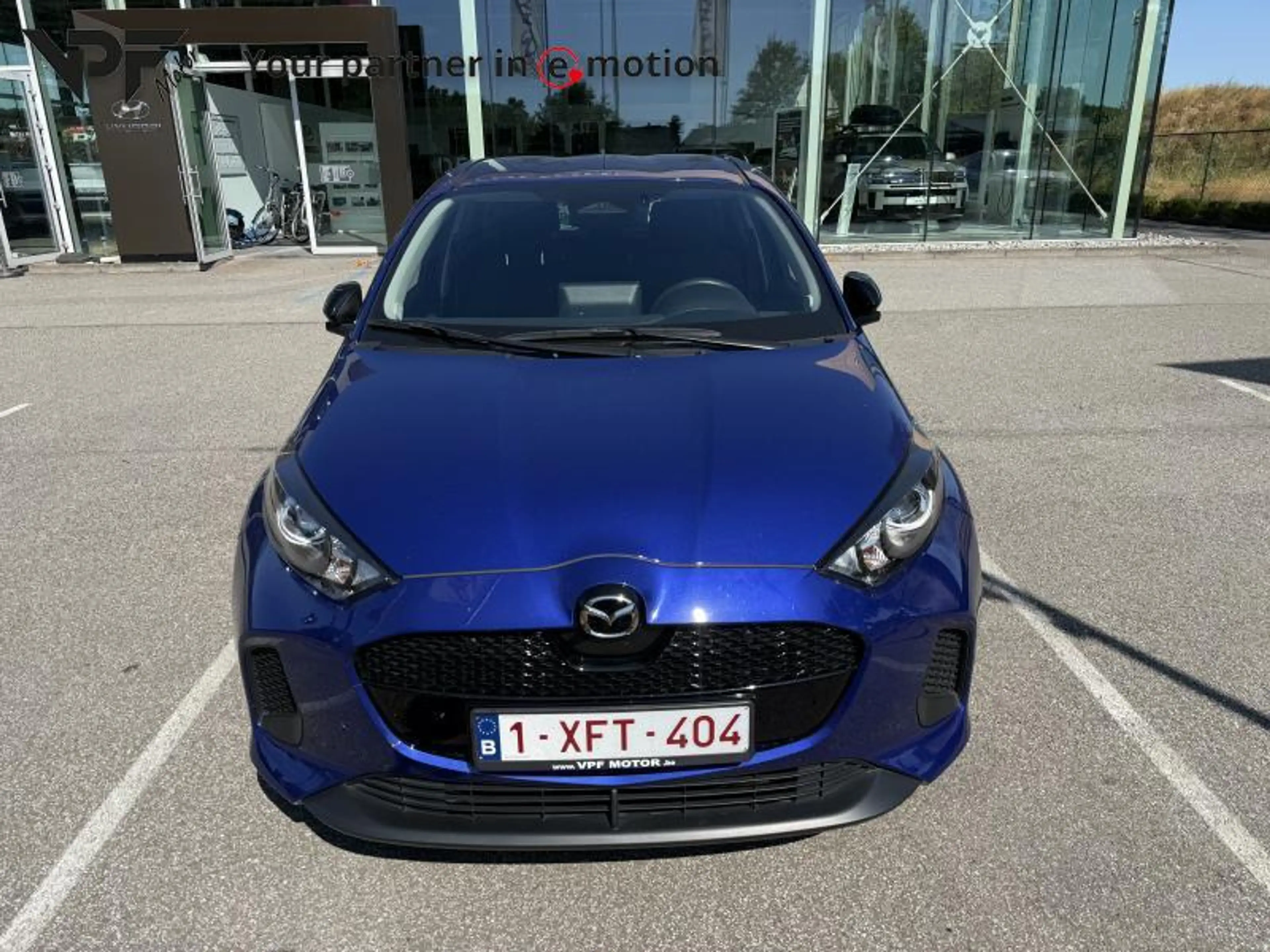 Mazda 2 Center-Line hybrid — photo 2