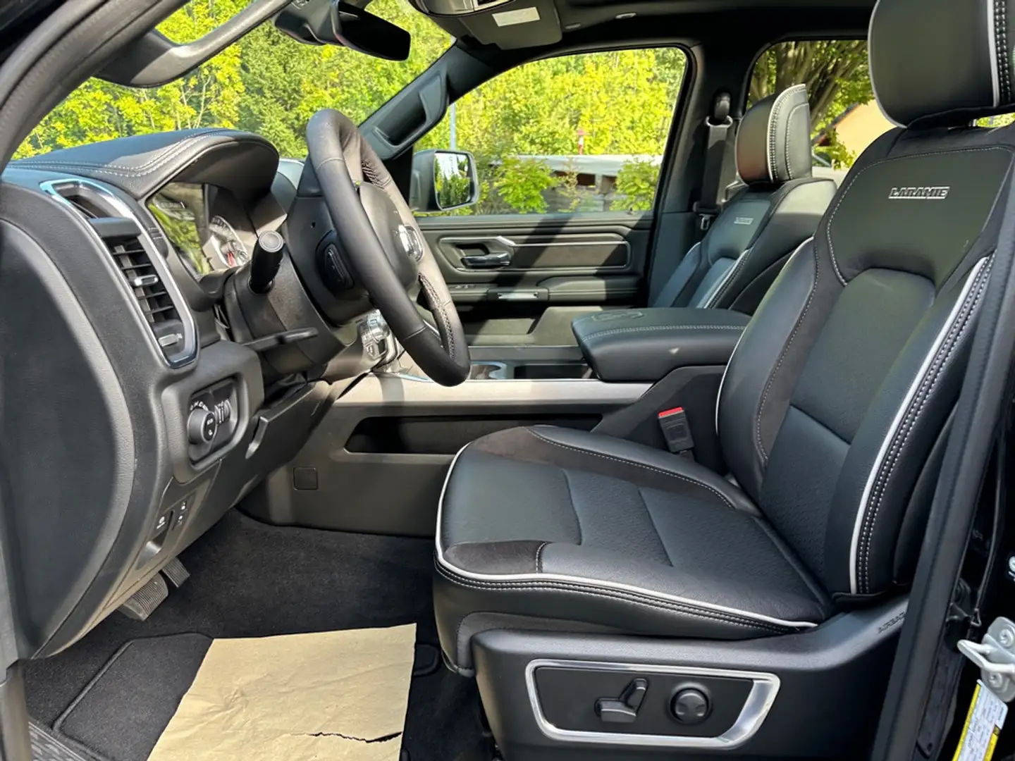 Dodge RAM Laramie Sport MY25 NEW RAM Чёрный - 2