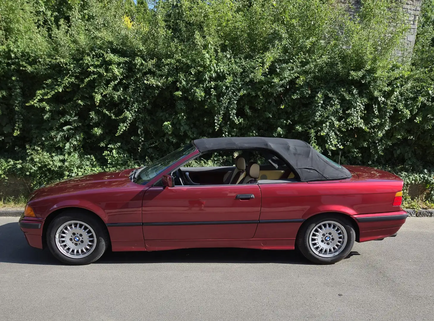 BMW 325 I Vanos Cabrio + Cuir+ PDC Rood - 2