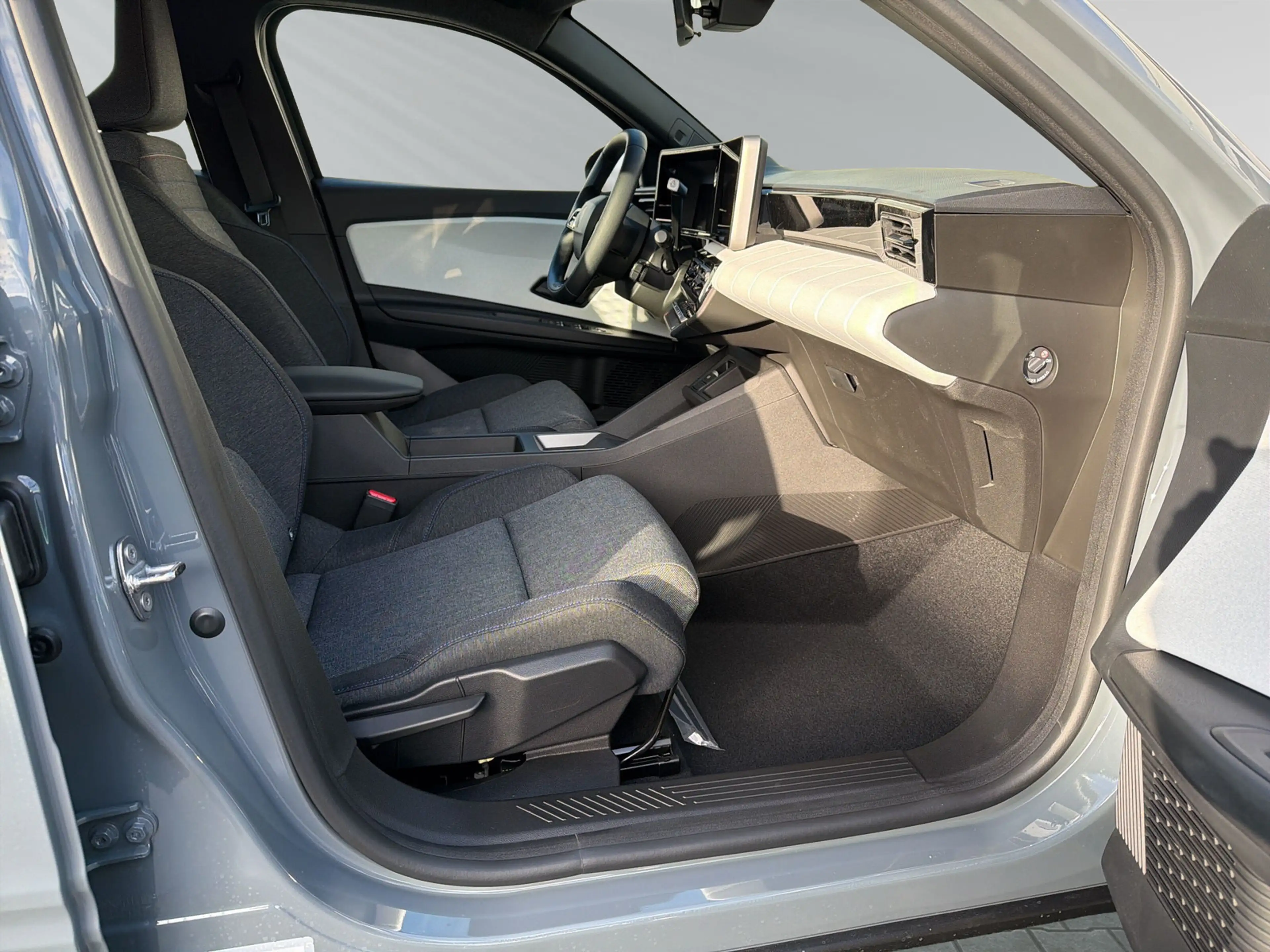 Renault R 4 Advance E-Tech Electric 150 Comfort Range — photo 10