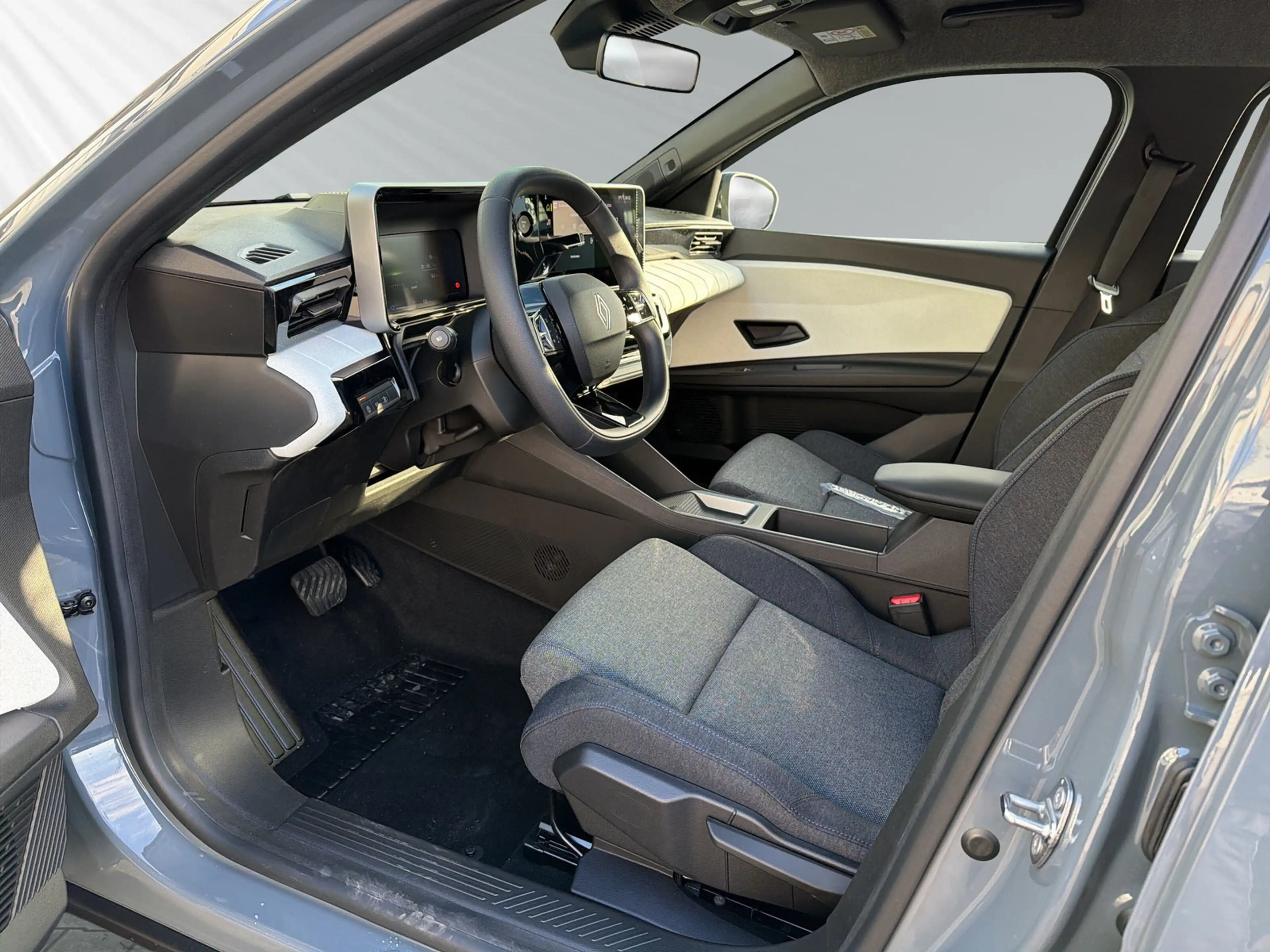 Renault R 4 Advance E-Tech Electric 150 Comfort Range — photo 7