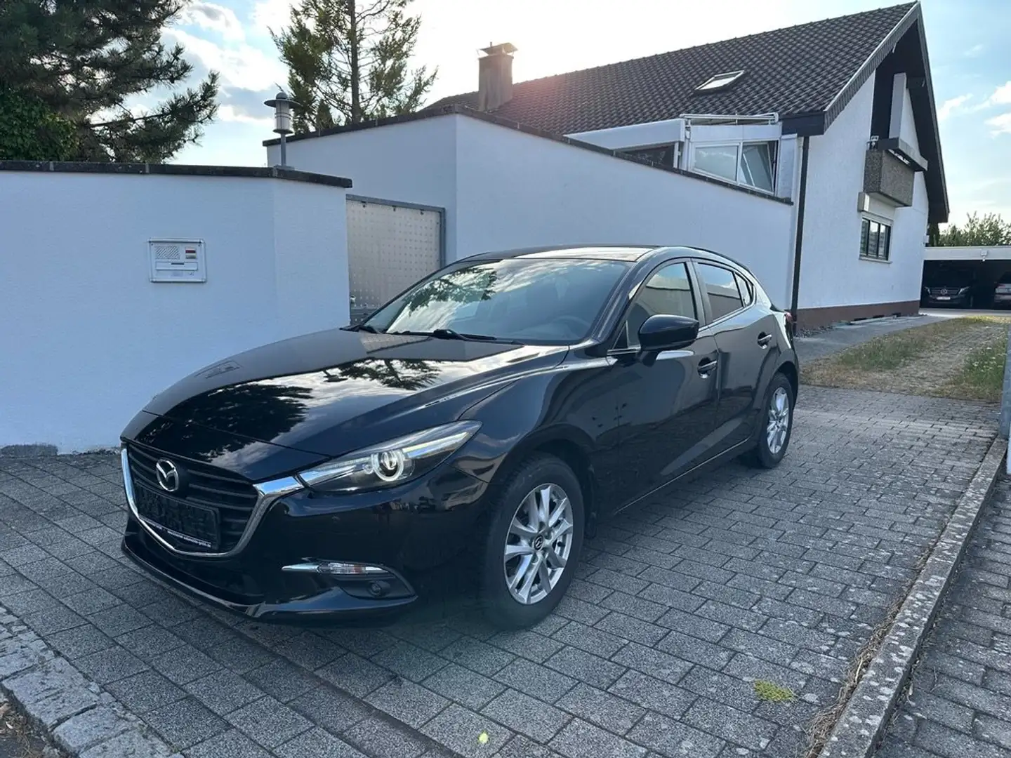 Mazda 3 Exclusive-Line -LED-TEMPOMAT-PDC-LKH-SHZ-1HAND- Schwarz - 2