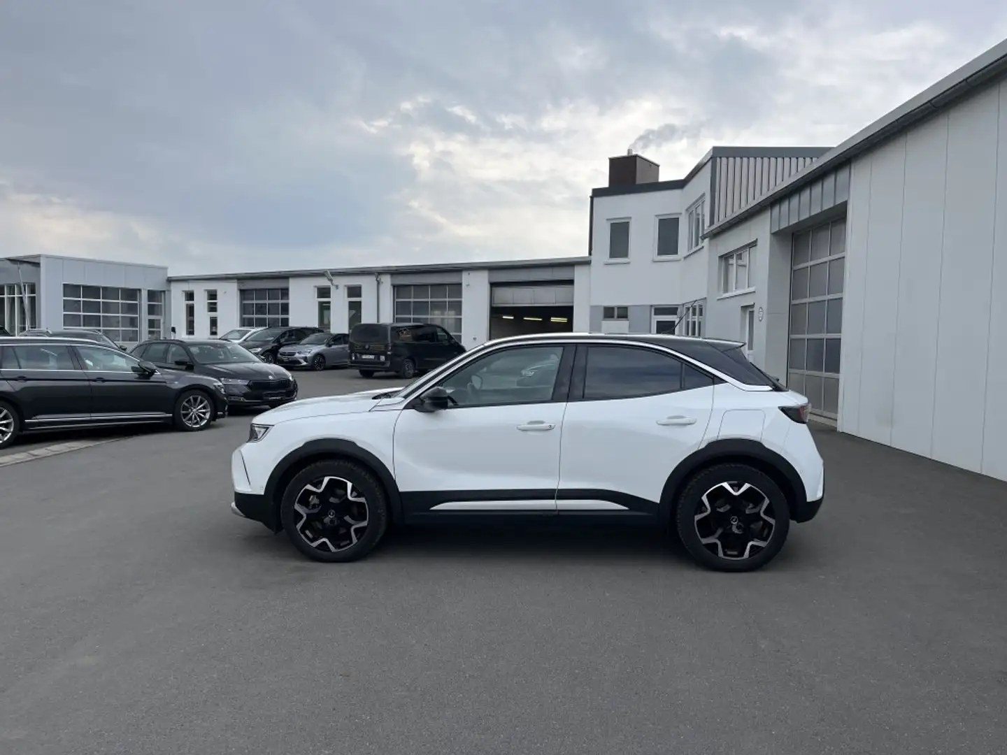Opel Mokka-E Ultimate CCS 3-Phasen Navi LED DAB PDC SHZ Digital Blanco - 2