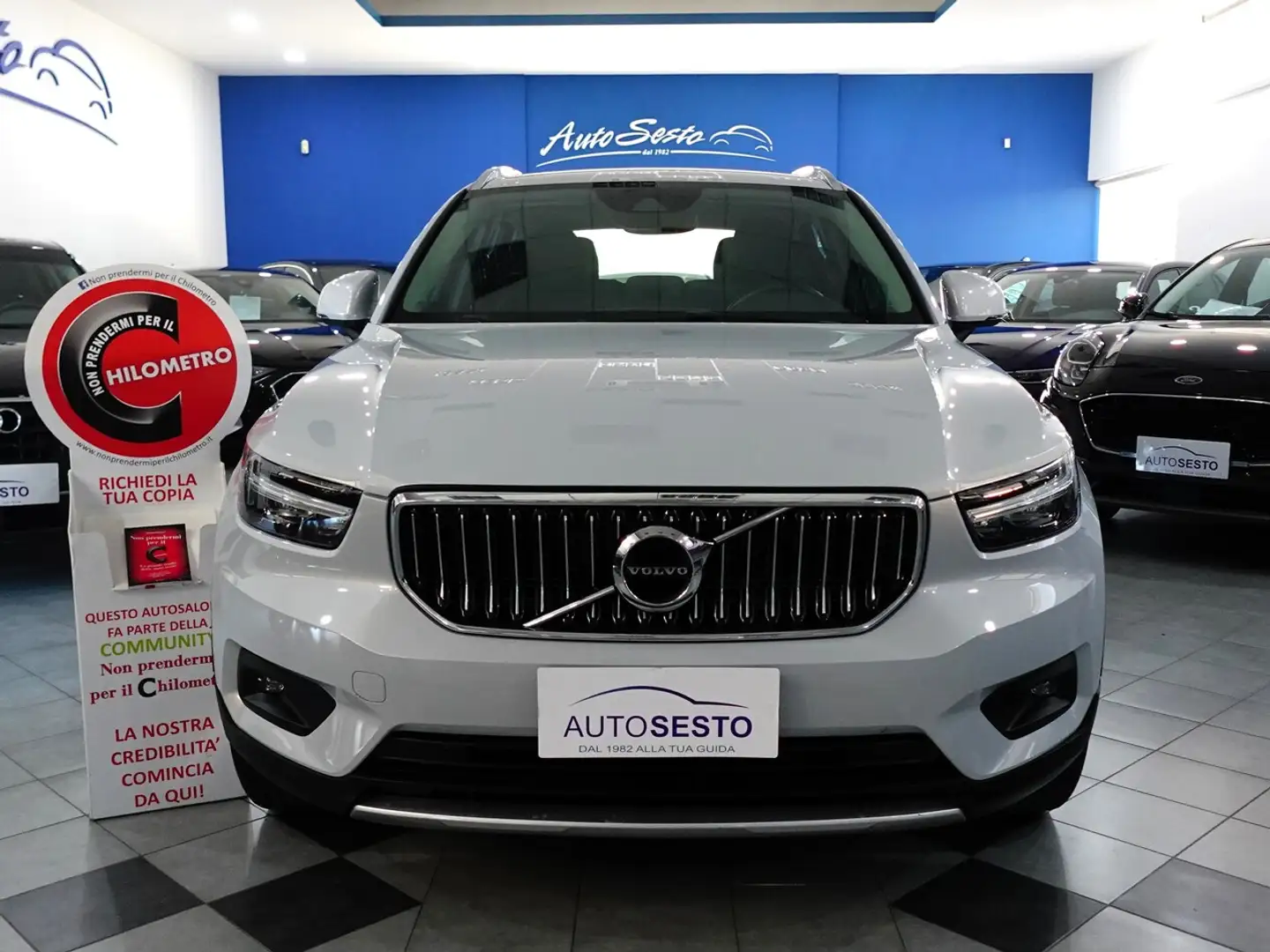 Volvo XC40 1.5 BZ T4 211 CV PHEV INSCRIPTION EXPRESSION Grigio - 1