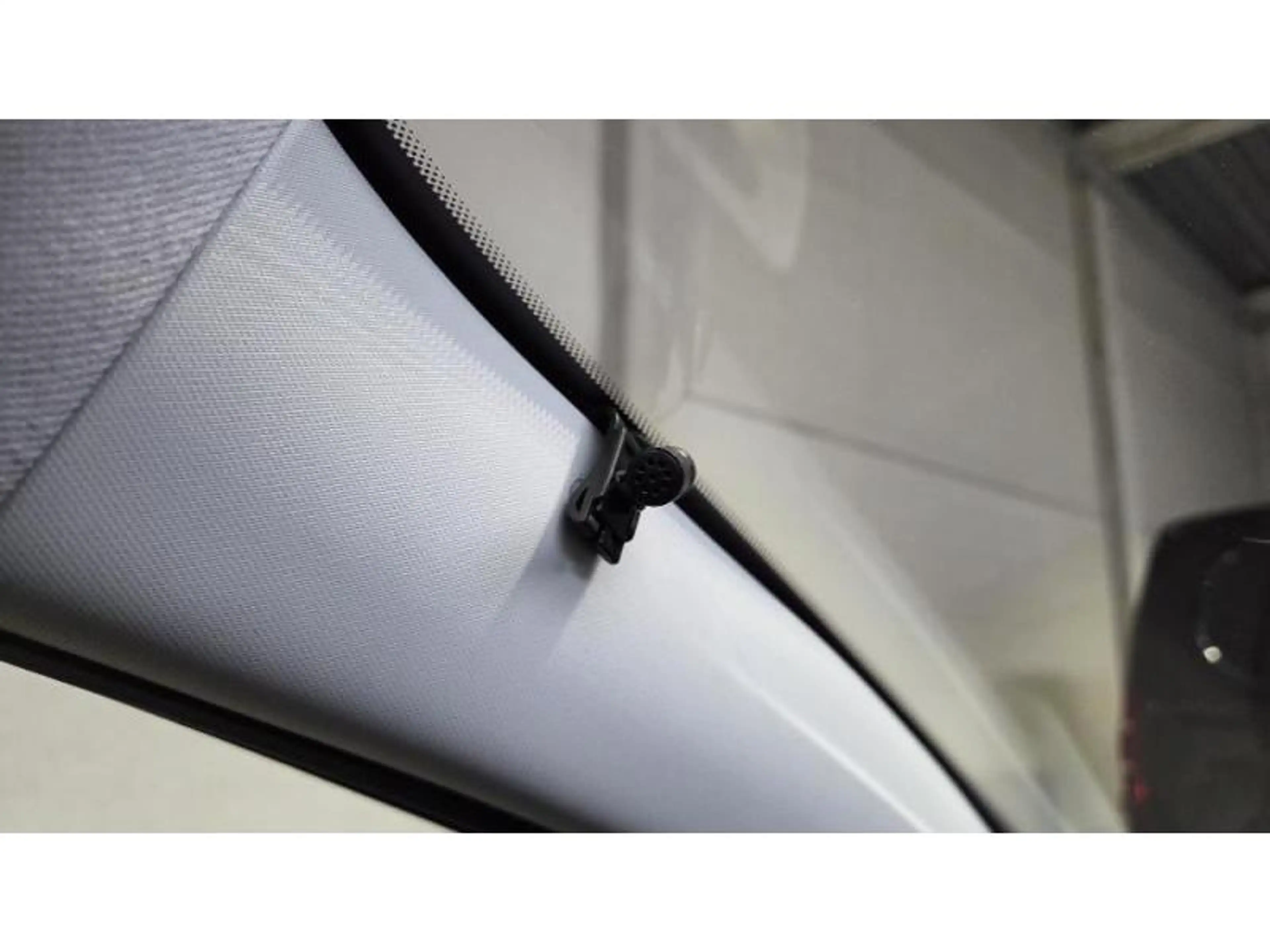 Peugeot 208 Like — photo 8