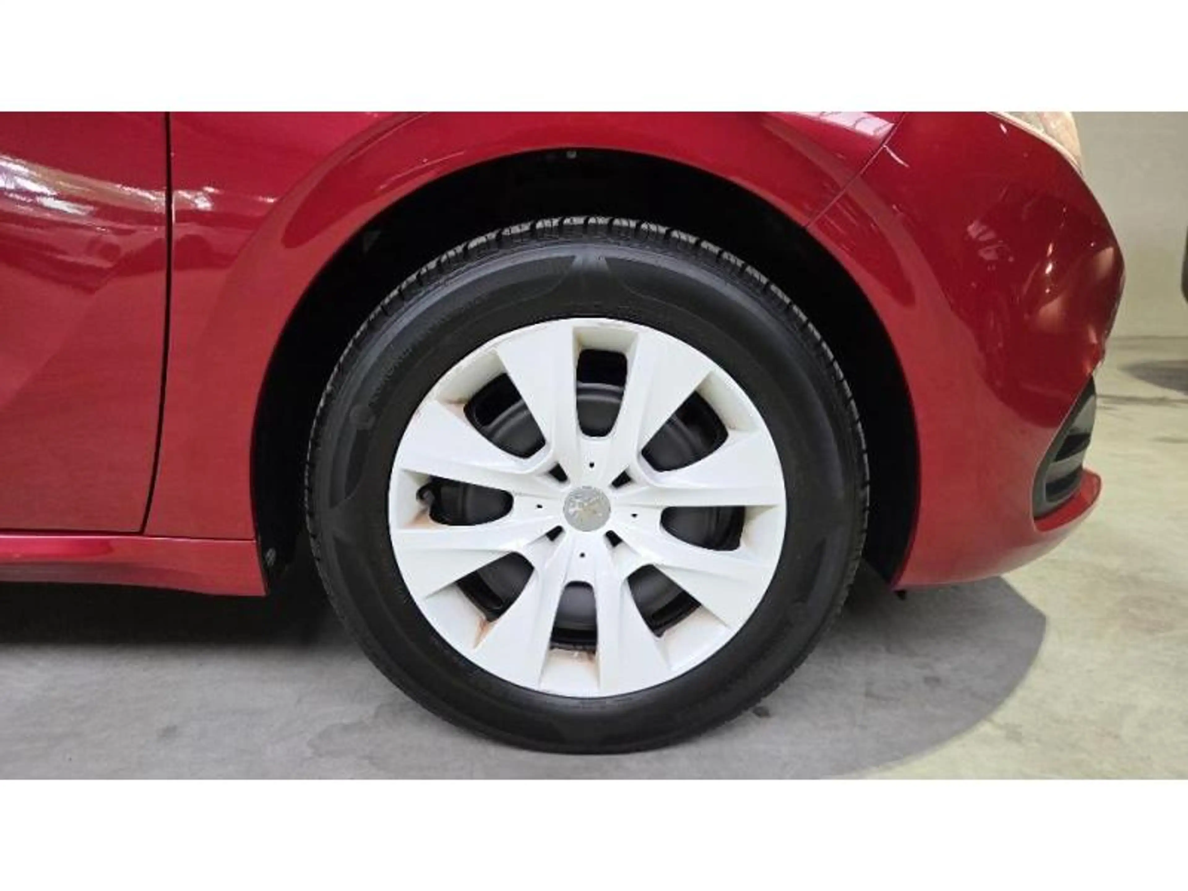 Peugeot 208 Like — photo 9
