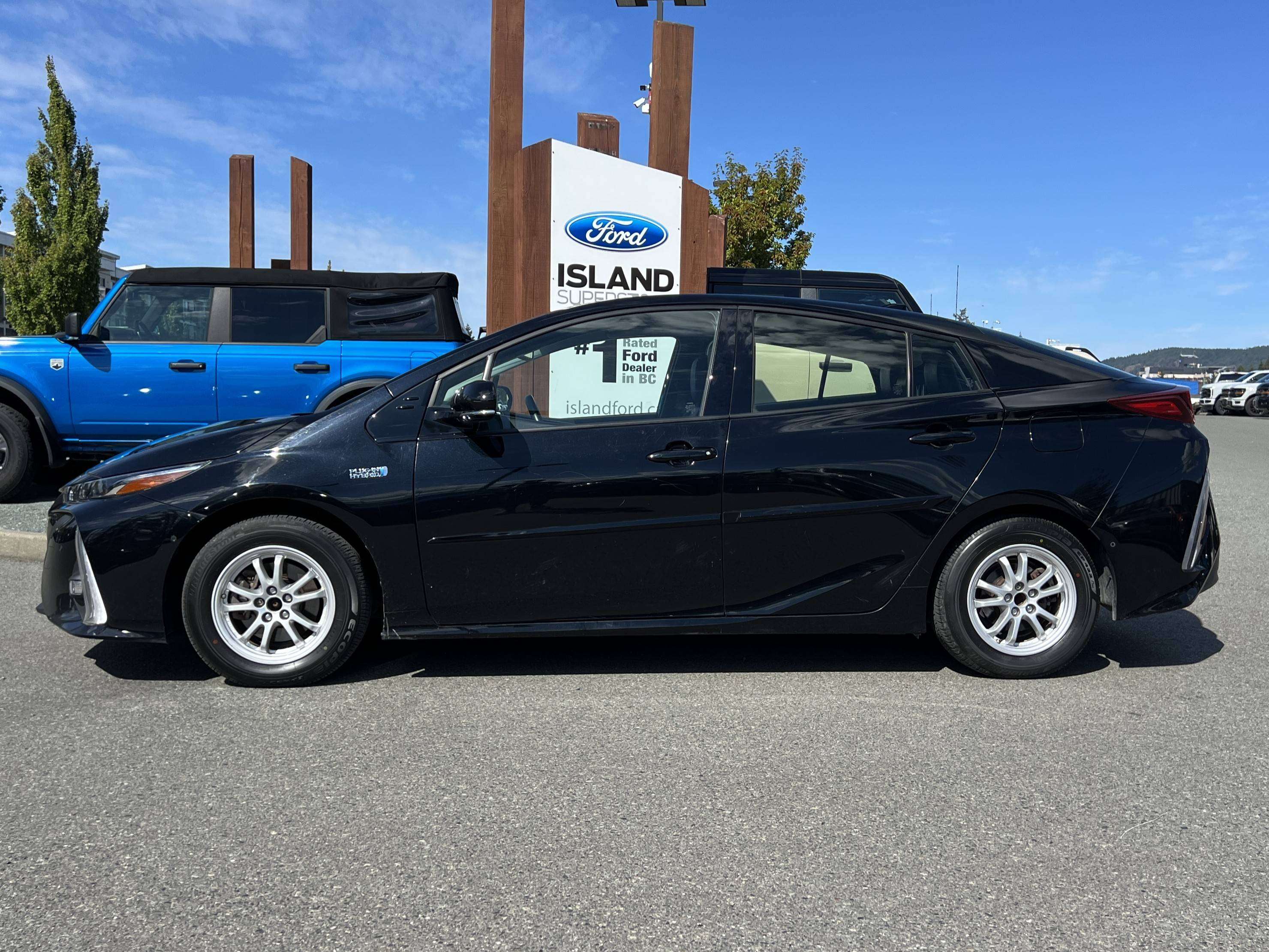 2020 Toyota Prius Upgrade | Navigation | 1 Owner | No Accidents — снимка 1