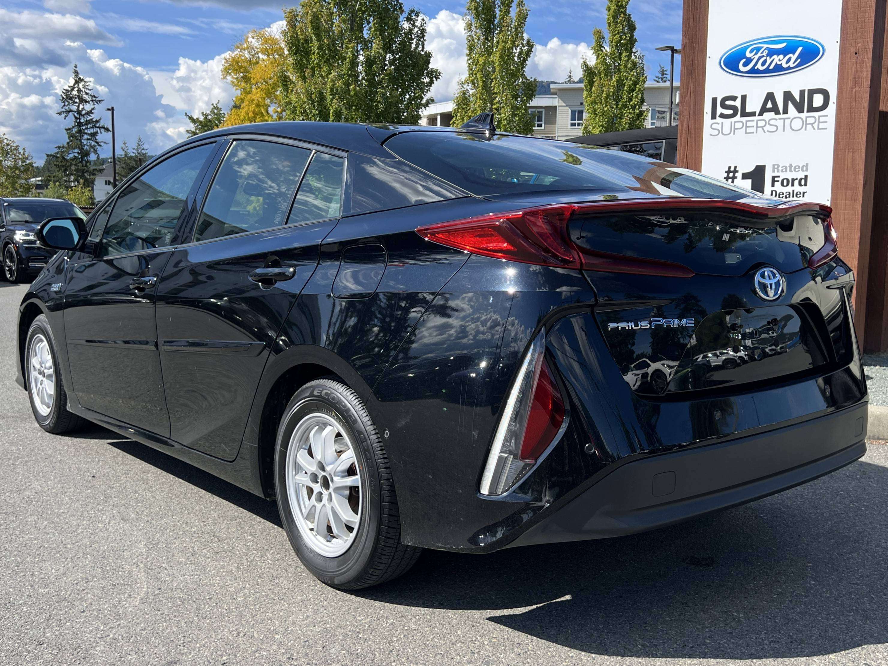 2020 Toyota Prius Upgrade | Navigation | 1 Owner | No Accidents — снимка 1