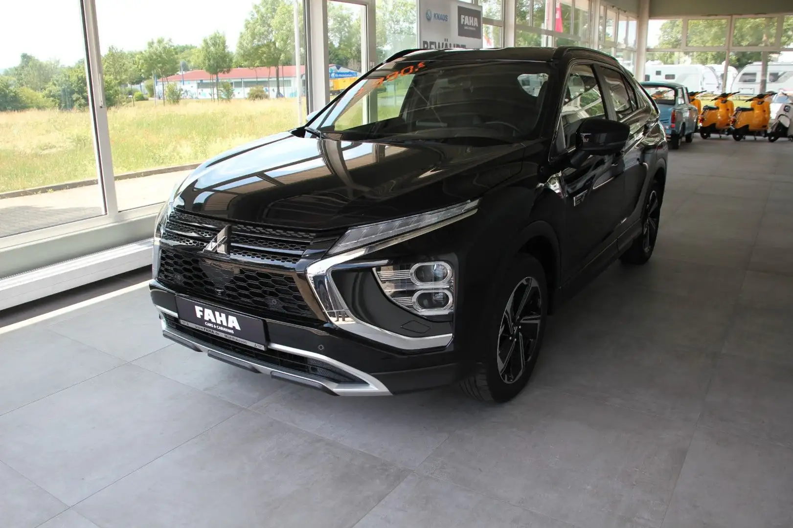 Mitsubishi Eclipse Cross PHEV Intro 4WD Schwarz - 1