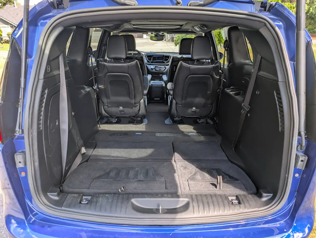 Chrysler Pacifica снимка Chrysler Pacifica
