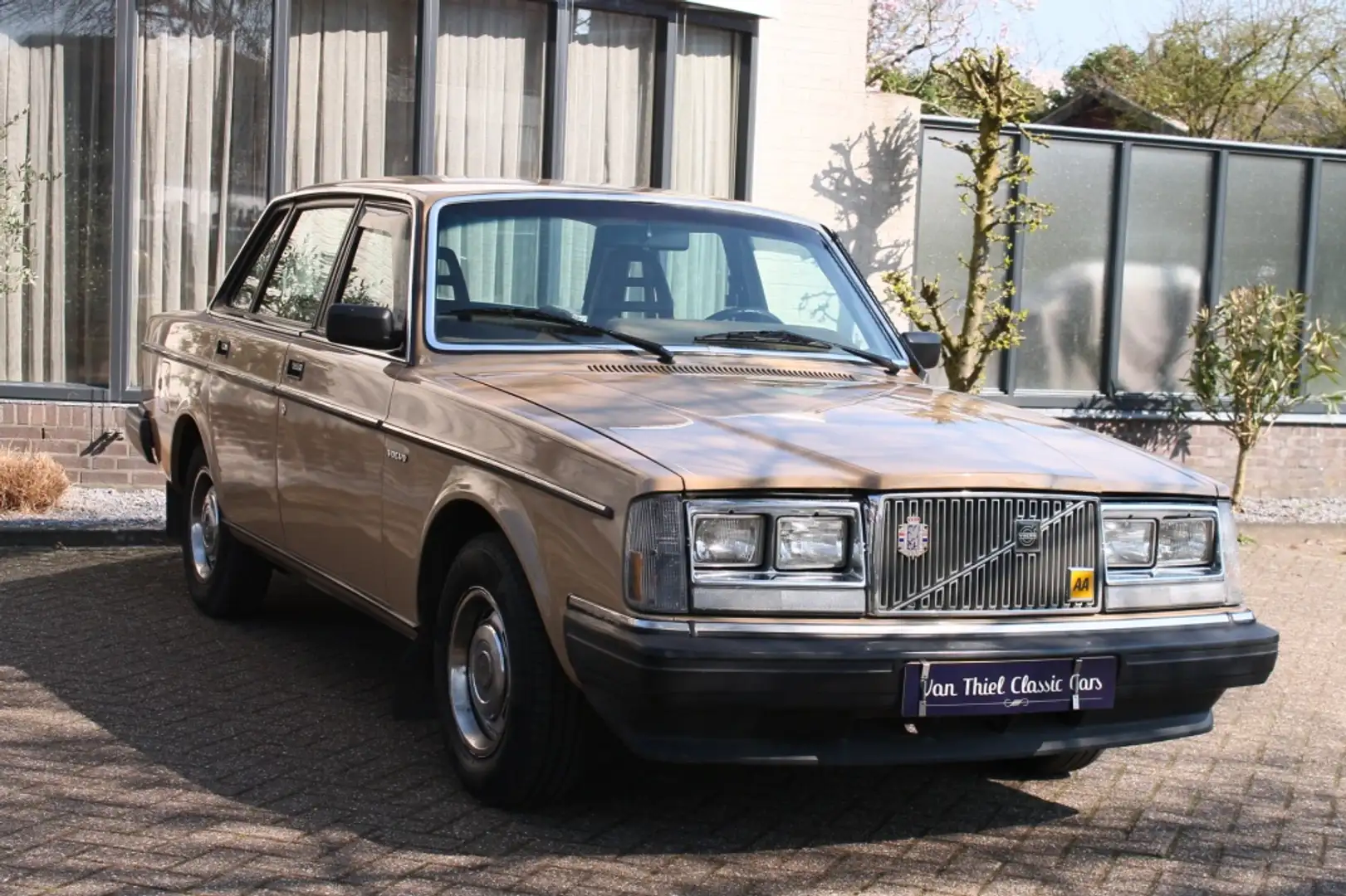 Volvo 240 2.3 GL Beige - 1