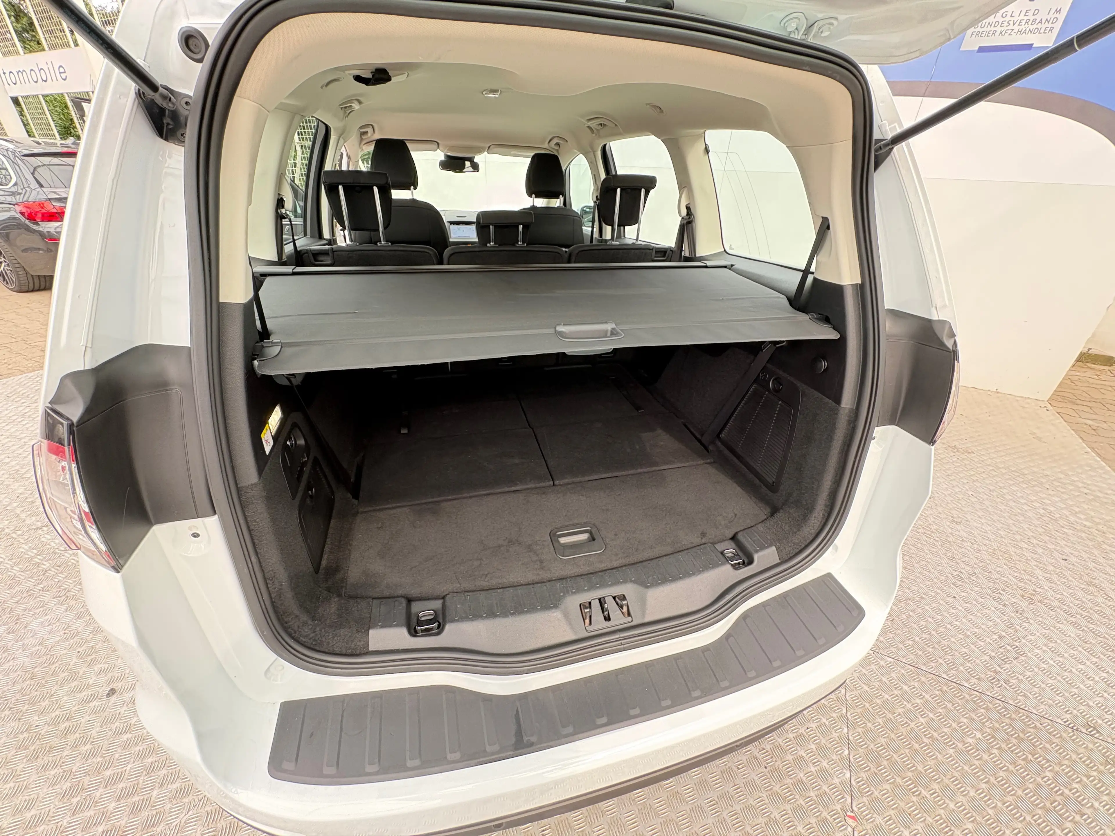 Ford Galaxy 2.0 TDCi Business 190PS 7SITZE NAVI AHK 8FACH STDHZG — photo 23