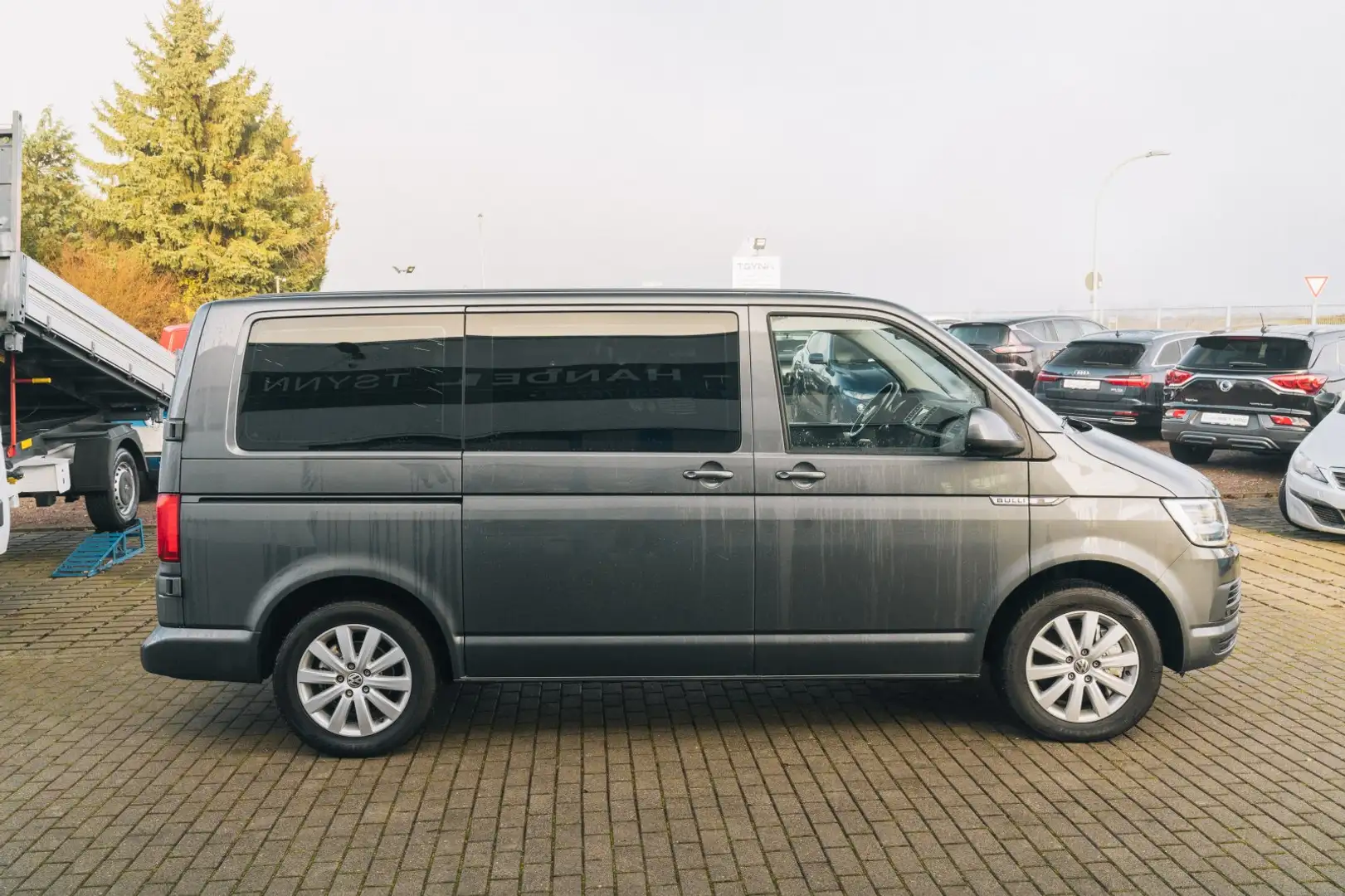 Volkswagen T6 Caravelle 4Motion Comfortline Grau - 2
