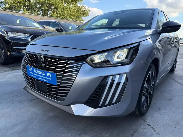 Peugeot 208 view 10