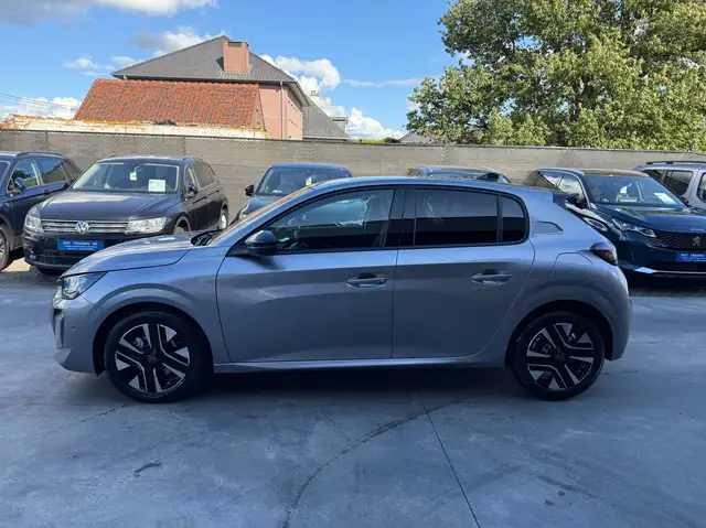Peugeot 208 view 8