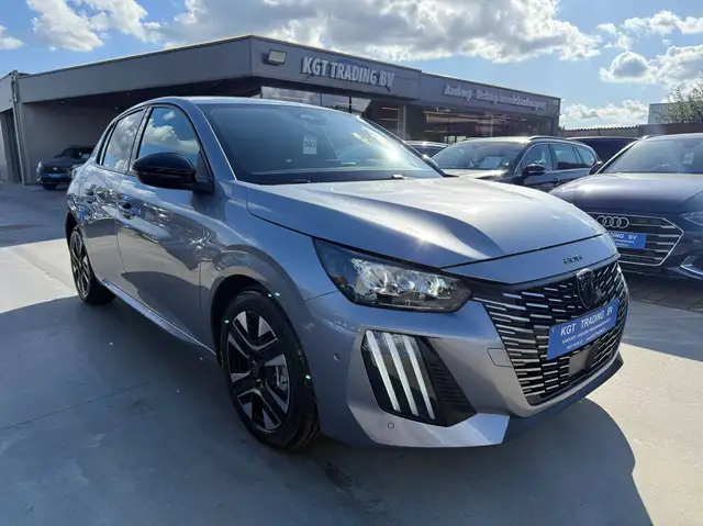 Peugeot 208 view 3