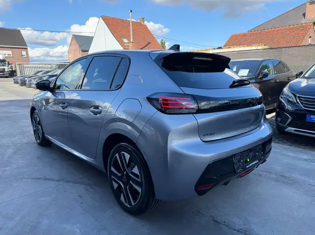 Peugeot 208 view 7