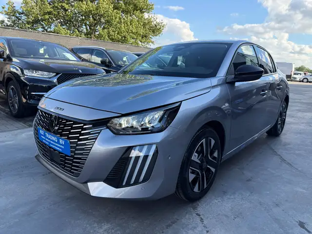 Peugeot 208 view 9