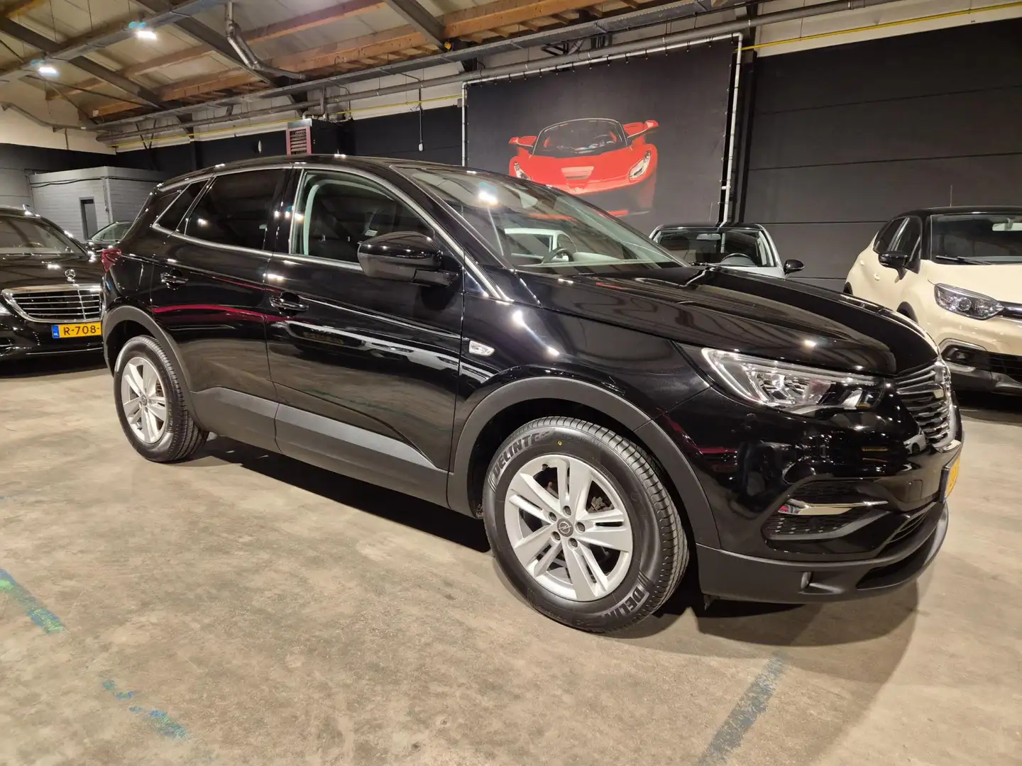 Opel Grandland X 1.2 Turbo Business Edition - Navigatie - CarPlay - Schwarz - 2