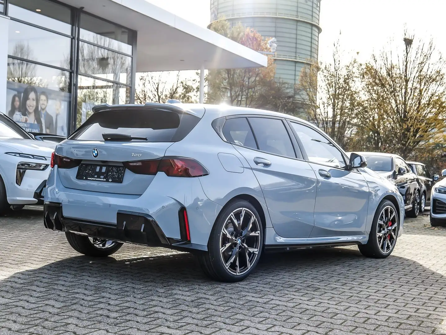 BMW 120 M Sport Pro 19" PANO H/K Sound CarPlay Grigio - 2