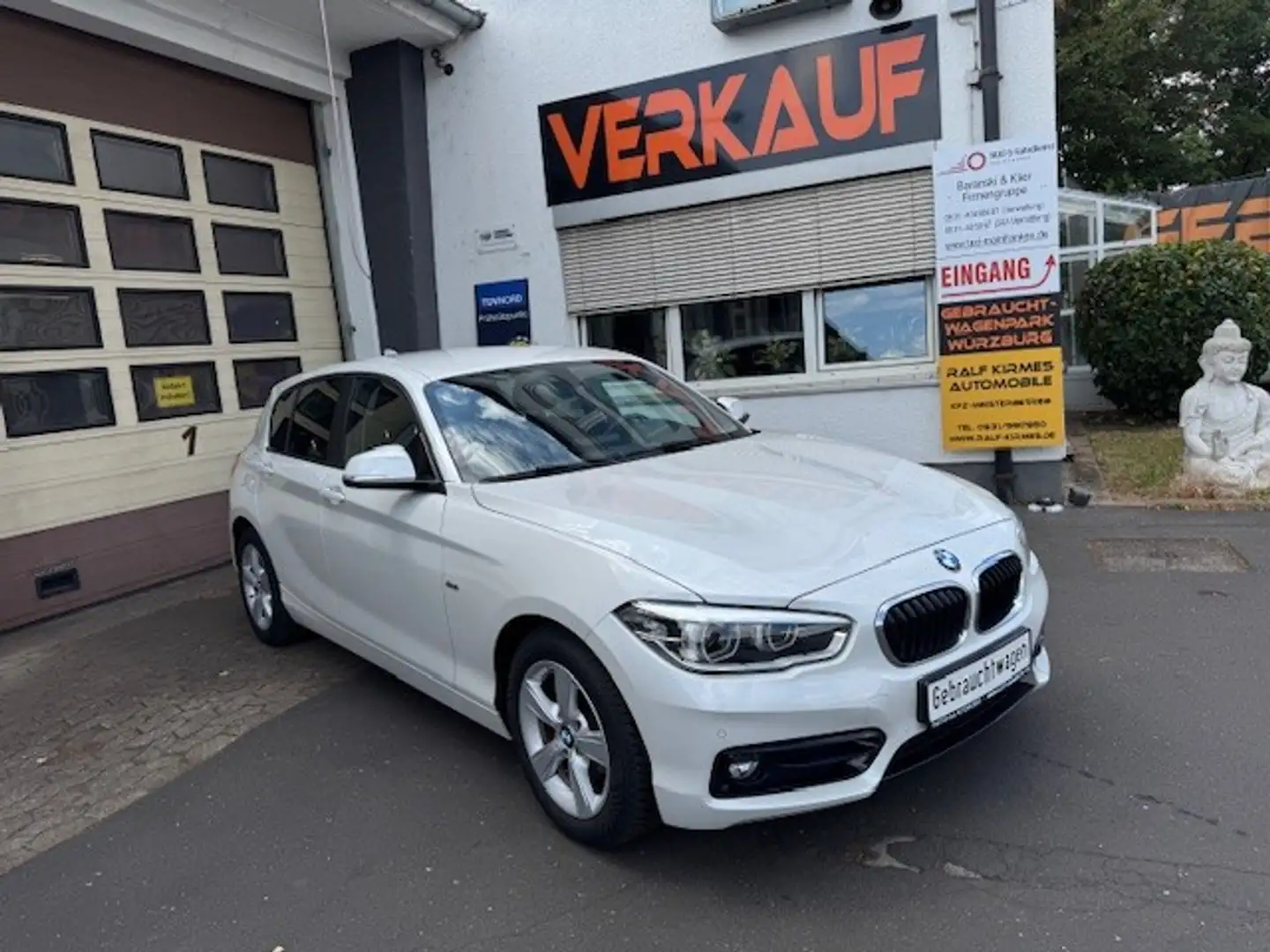 BMW 118 i Sport-Line Klima Alu PDC SHZ LED HIFI Klima Weiß - 1