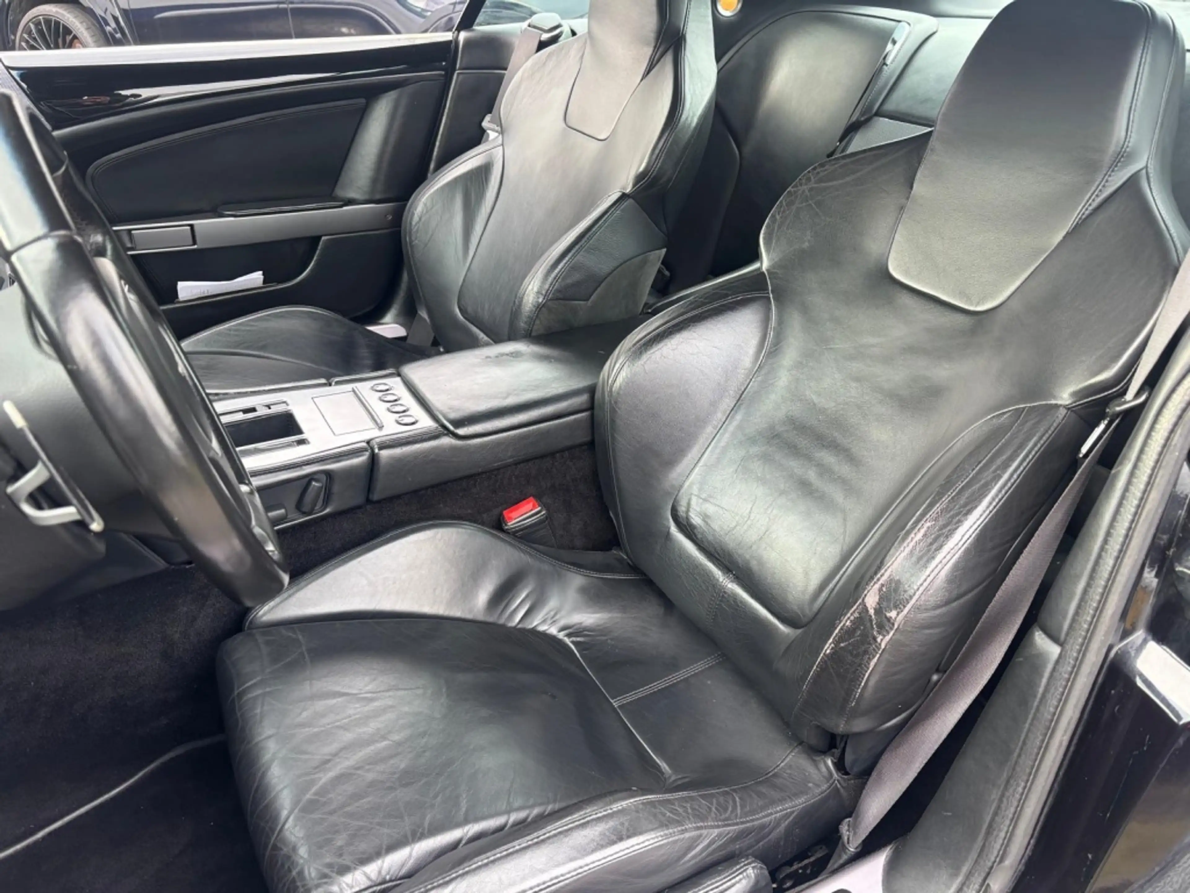 Aston Martin DB9 5.9 V12 458PK Touchtronic 2005 Zwart NL auto — photo 12